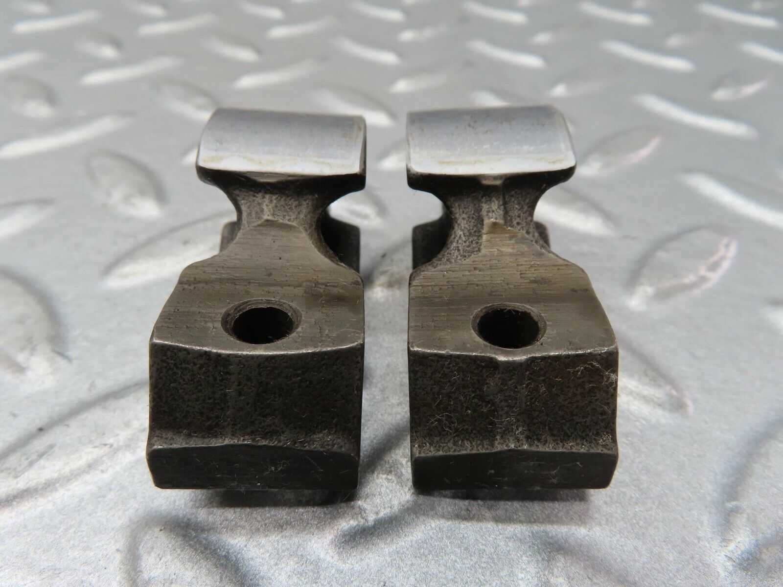 16750 Mercedes-Benz C107 380SLC Valve Rocker Arm