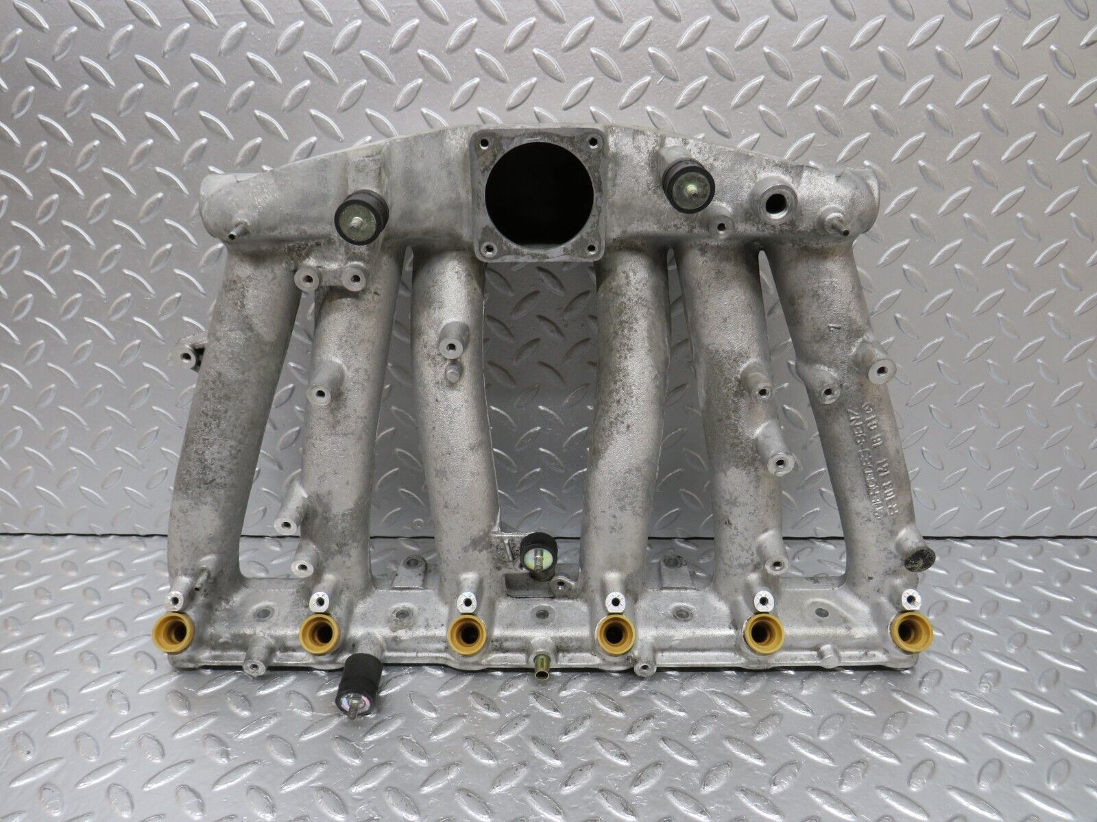 34207 Mercedes-Benz W124 260E Intake Manifold 1031411601