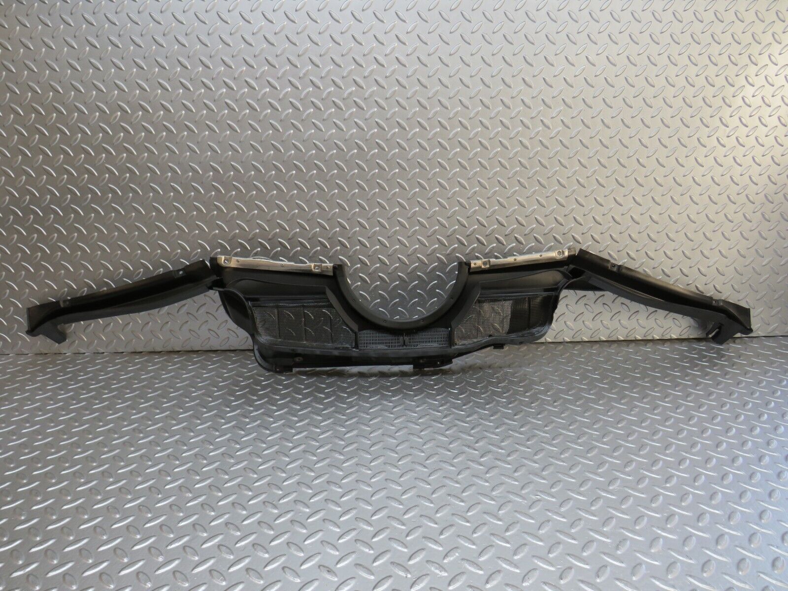 32516 Mercedes-Benz S124 300TE Wiper Mechanism Cover 1246200973 1246202667