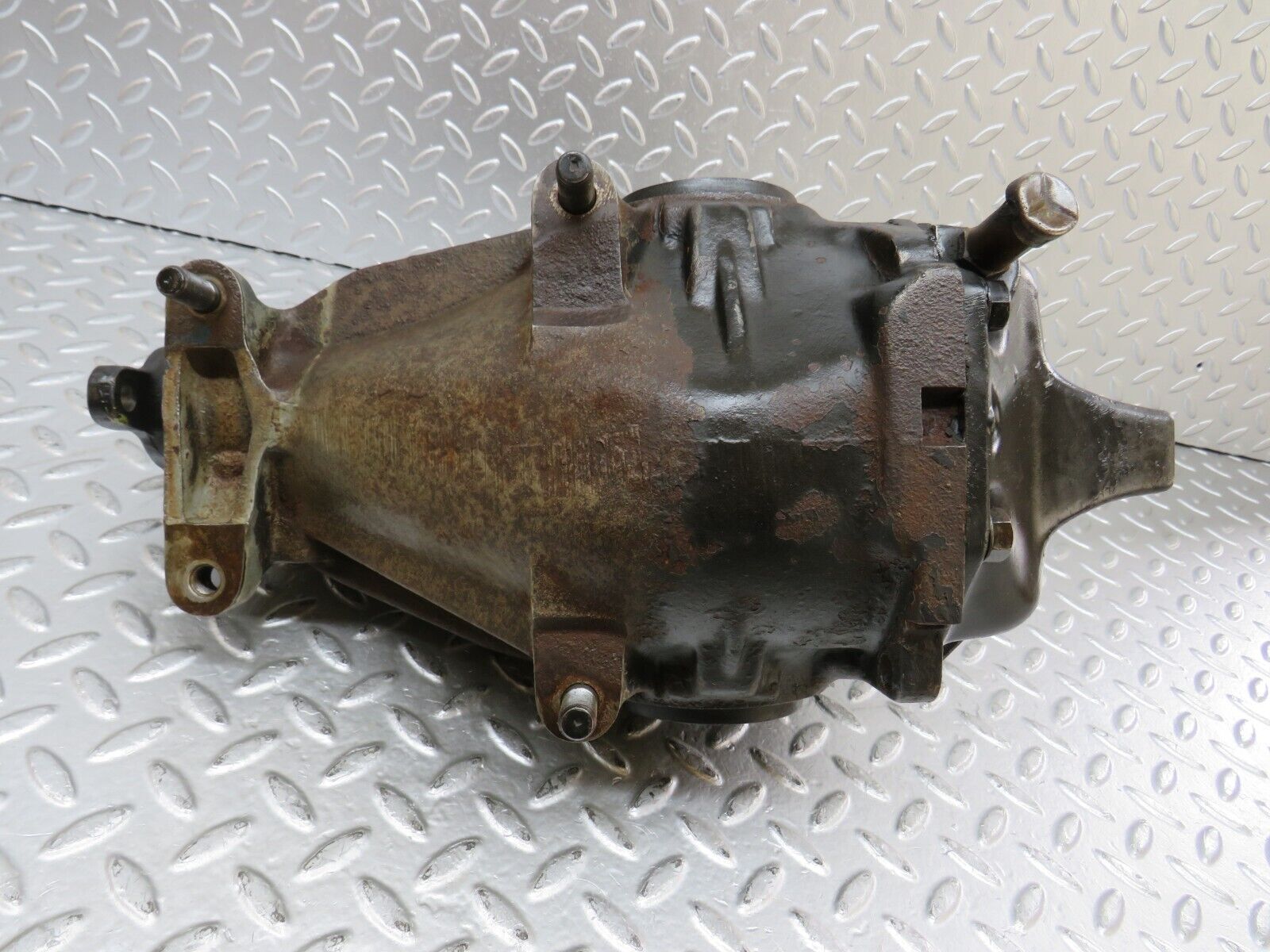 27466 Mercedes-Benz W123 280E Rear Differential Ratio 3.58 1233511301