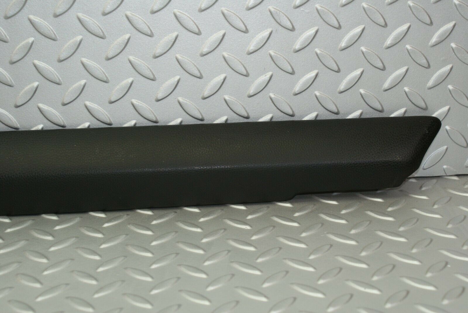 3112 Mercedes-Benz W115 220D Front Right Upper Door Panel Black