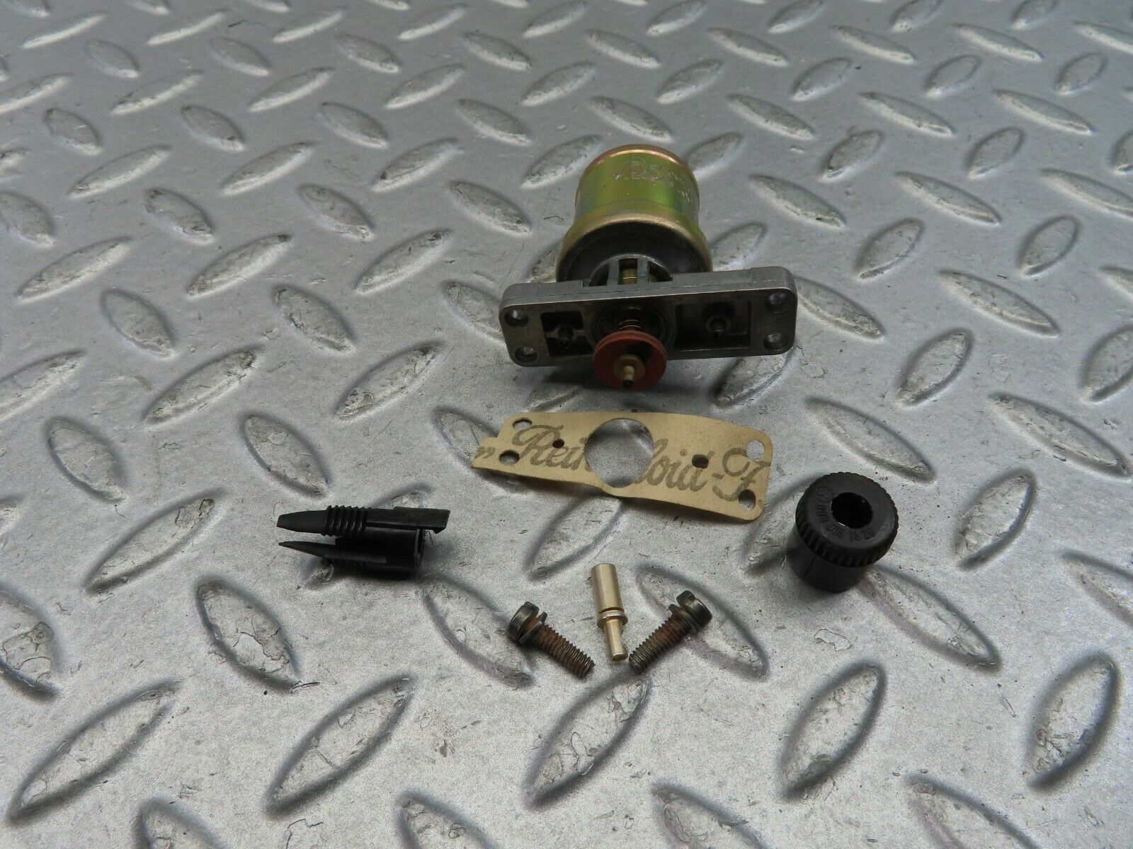 9217 Mercedes-Benz W114 Carburettor Float Chamber Ventilation Valve