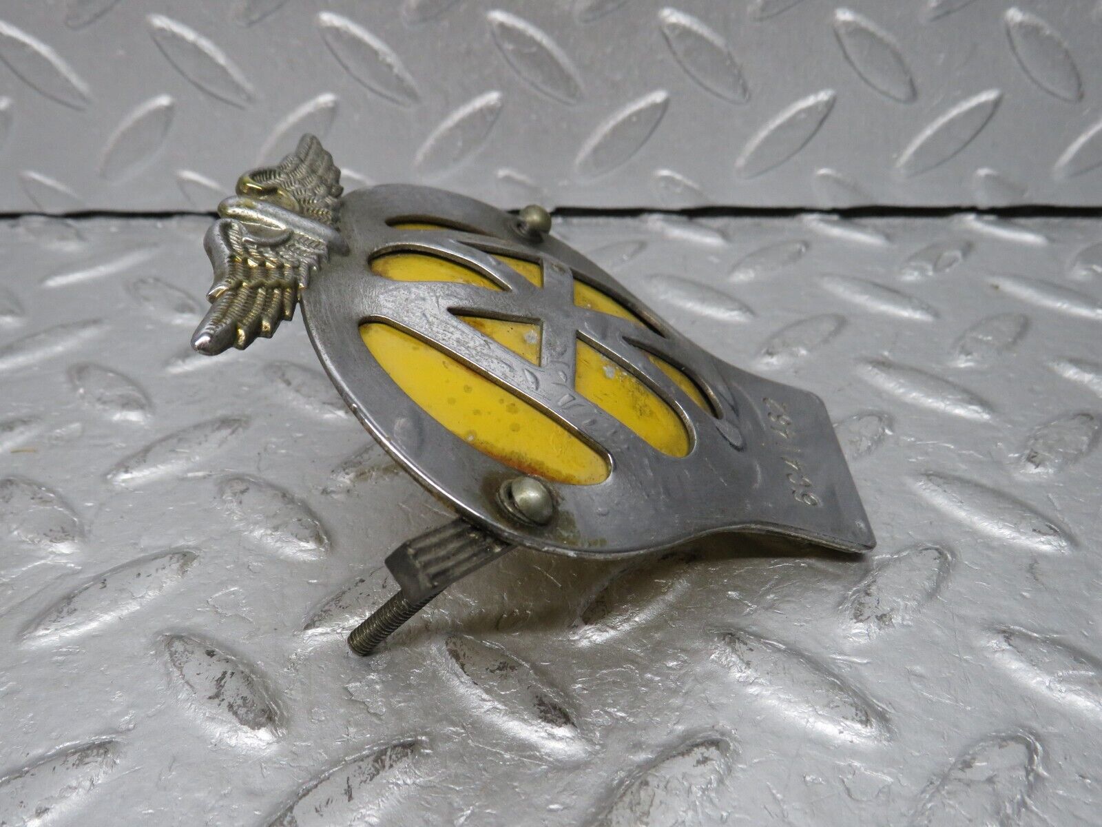 38172 AA / The Automobile Association Vintage Membership Badge 6C41462 (1962/63)