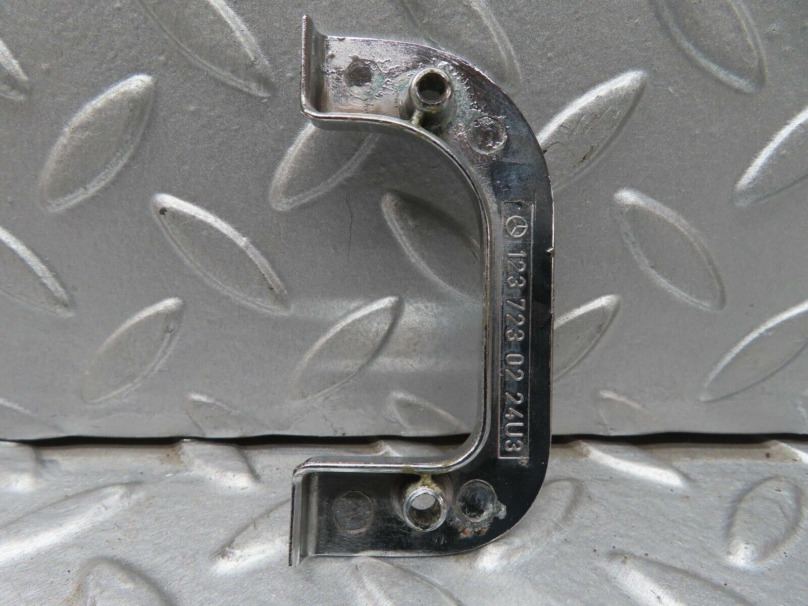 13553 Mercedes-Benz W123 200 Right Interior Chrome Door Latch Trim 1237230224