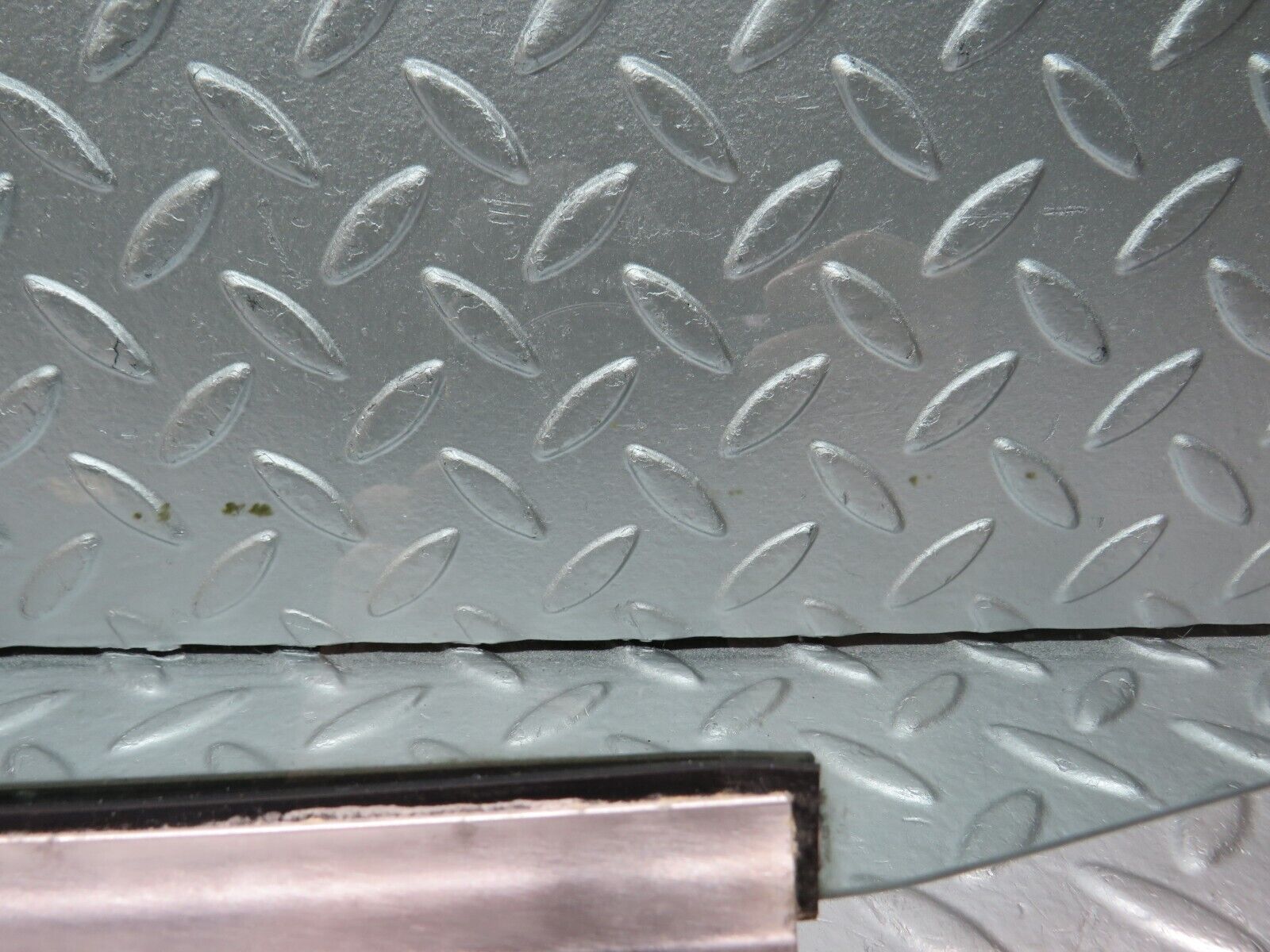 30928 Mercedes-Benz W201 190E 2.0L Rear Right Door Window Glass