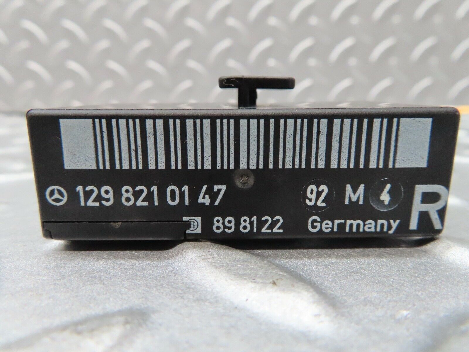 17245 Mercedes-Benz R129 300SL Coupe Right Seat Locking Relay 1298210147