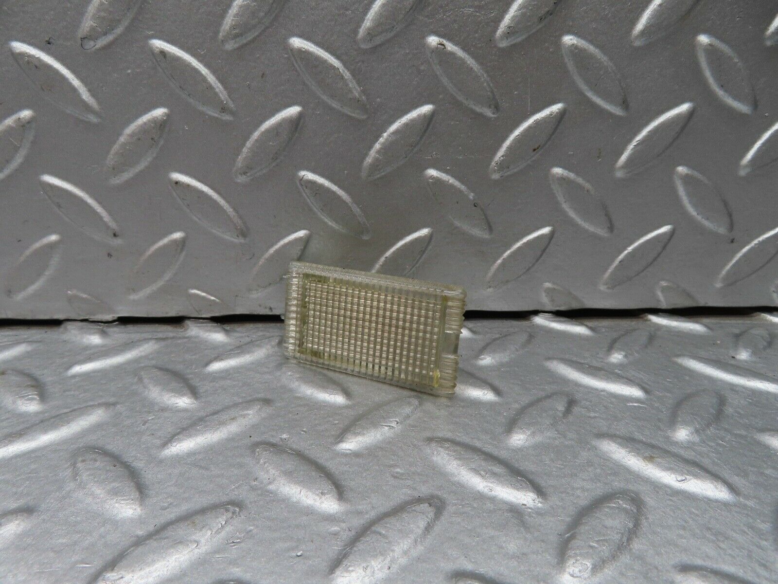 18091 Mercedes-Benz W123 200 Glove Box Light