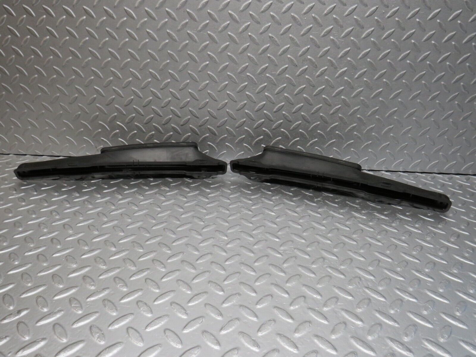 39786 Mercedes-Benz R129 320SL Coupe Dashboard Air Vent Duct 1298300219 1298300119