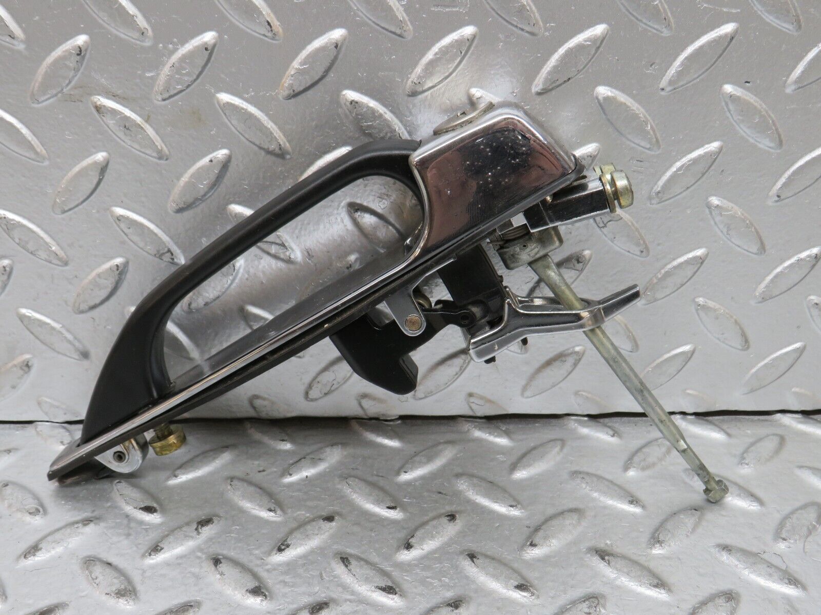 28894 Mercedes-Benz W123 230E Front Left Exterior Door Handle