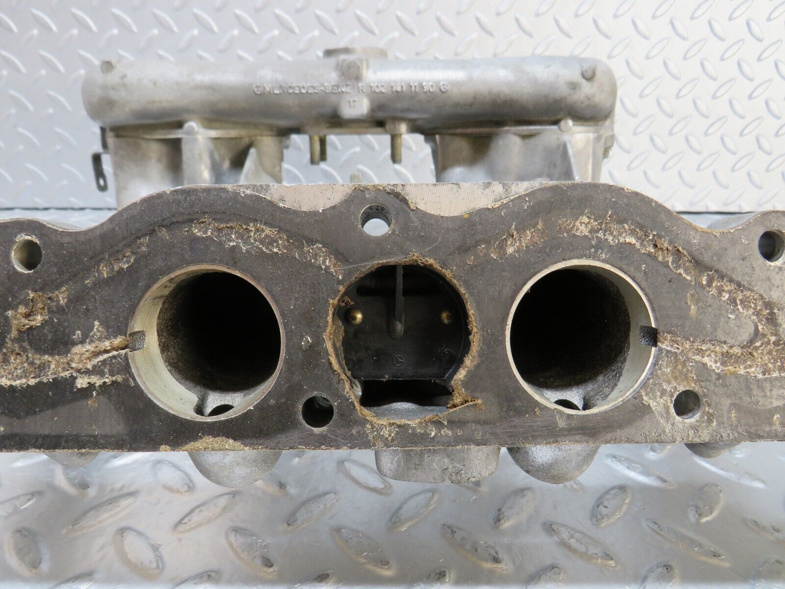 36675 Mercedes-Benz W201 190E 2.0L Air Intake Manifold 1021413501