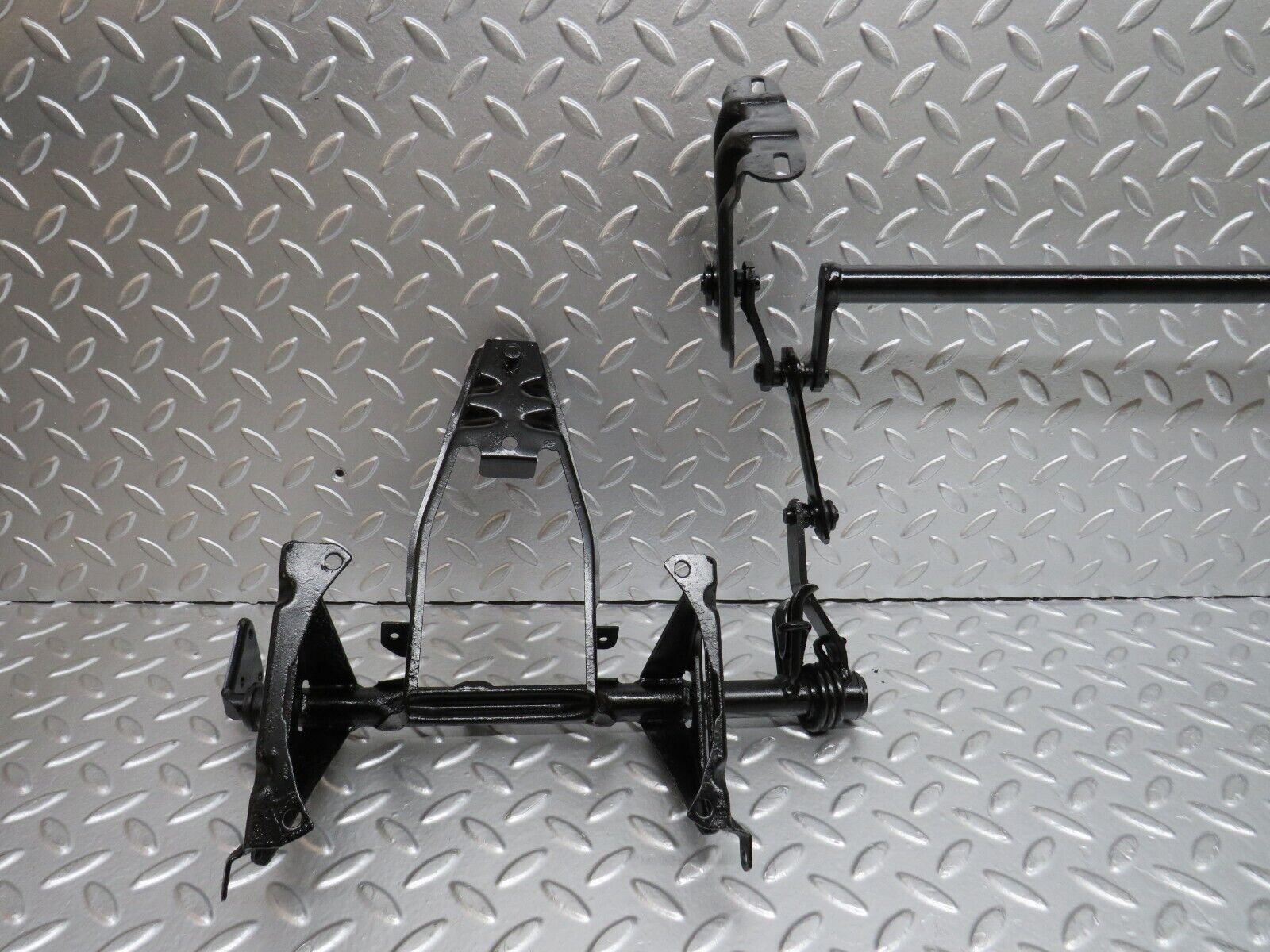 29970 Porsche 924 Headlight Lift Linkage Pivot Bar Rod