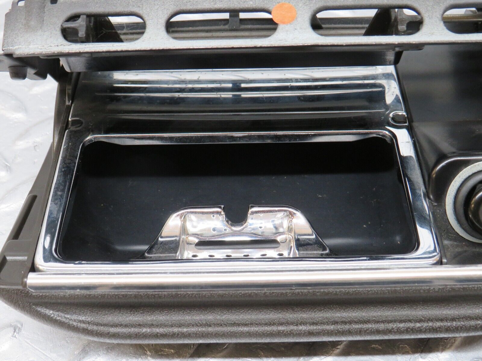 36532 Mercedes-Benz W201 190E 2.0L Centre Console Ashtray Black