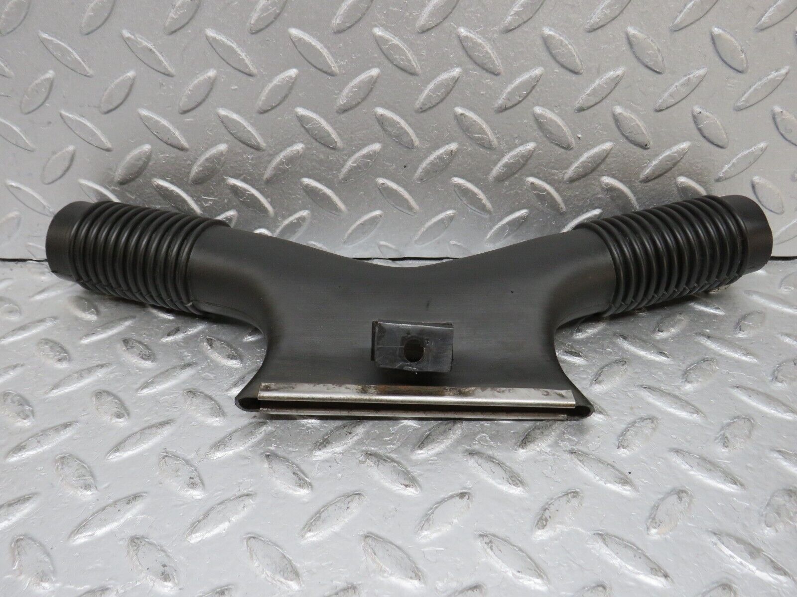 37423 Mercedes-Benz W109 300SEL Heater Centre Air Duct Vent