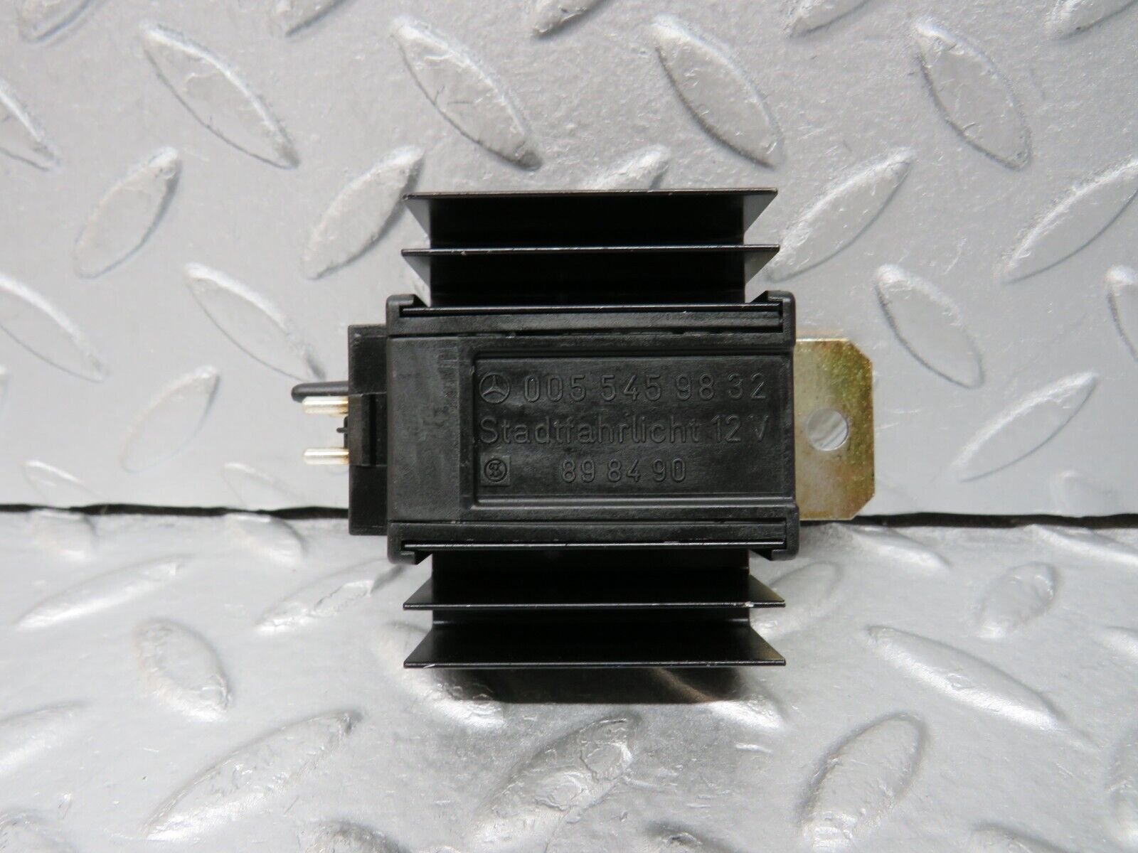 36990 Mercedes-Benz C126 420SEC Coupe ECU Relay 0055459832