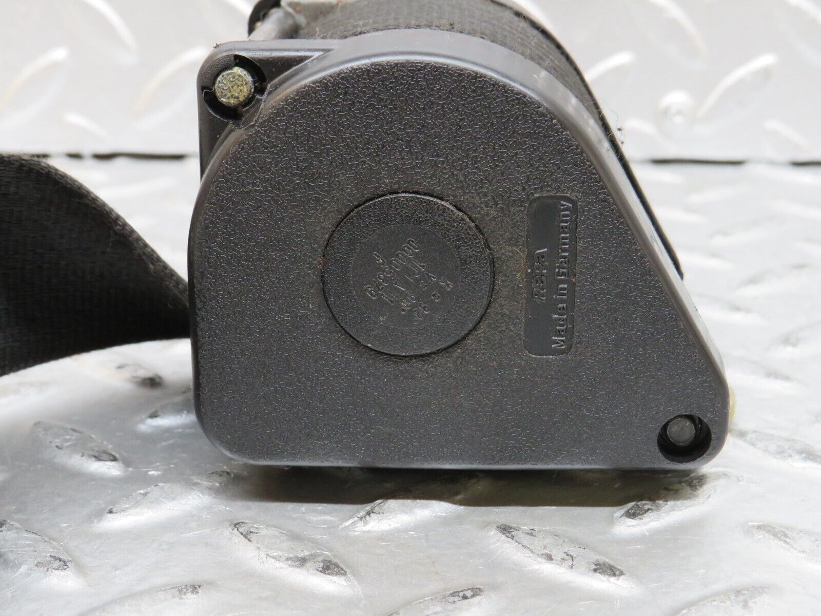 28161 Mercedes-Benz W123 280E Front Right Seat Belt 1238605285