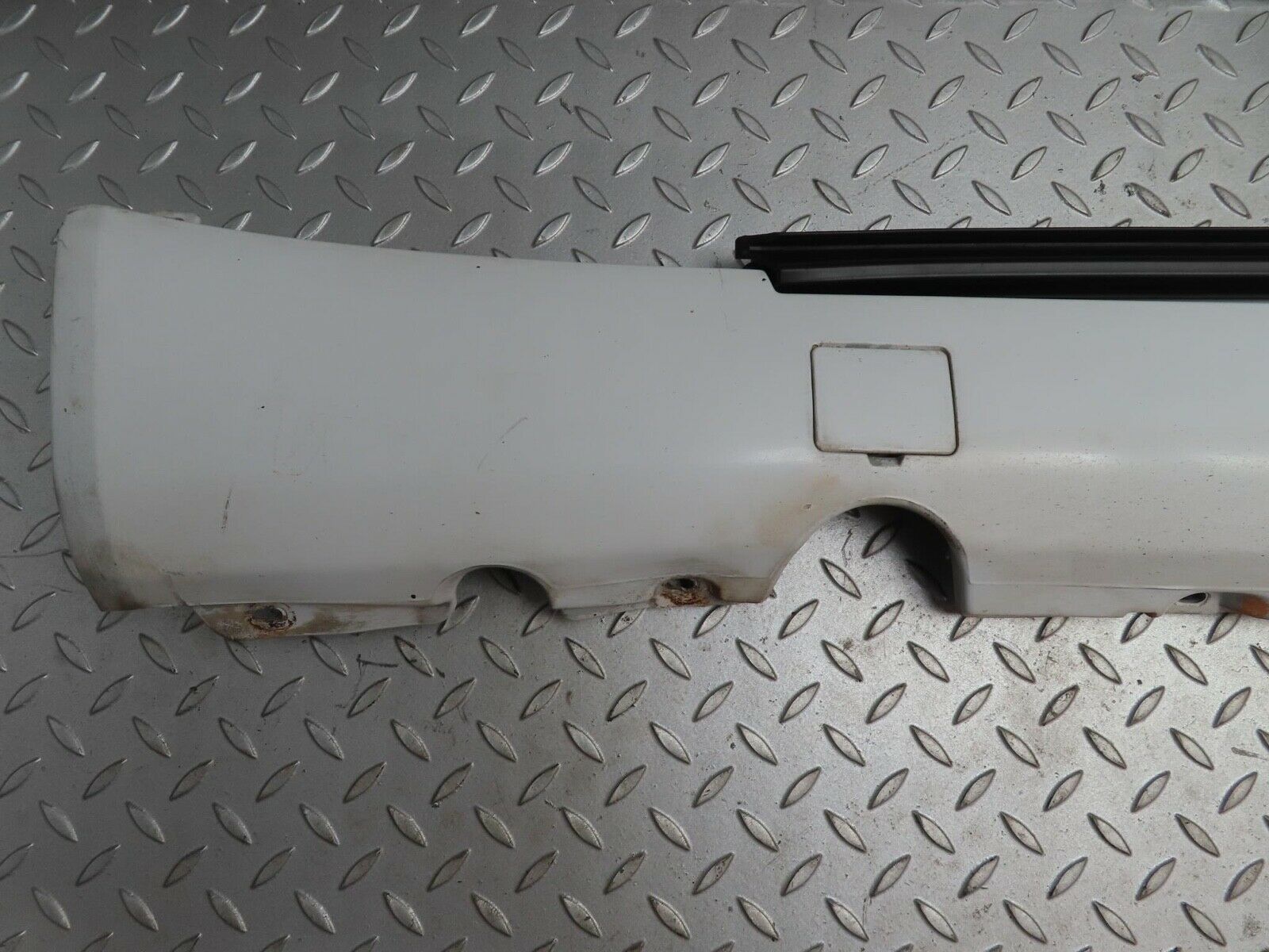 16507 Mercedes-Benz W124 260E Side Skirt Left Side