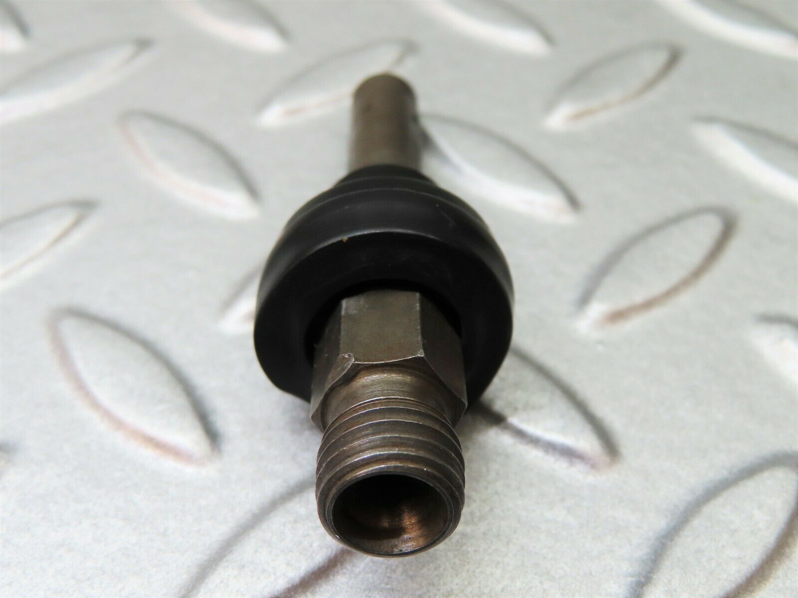 4423 Mercedes-Benz W123 230E Fuel Injector Bosch 0437502010