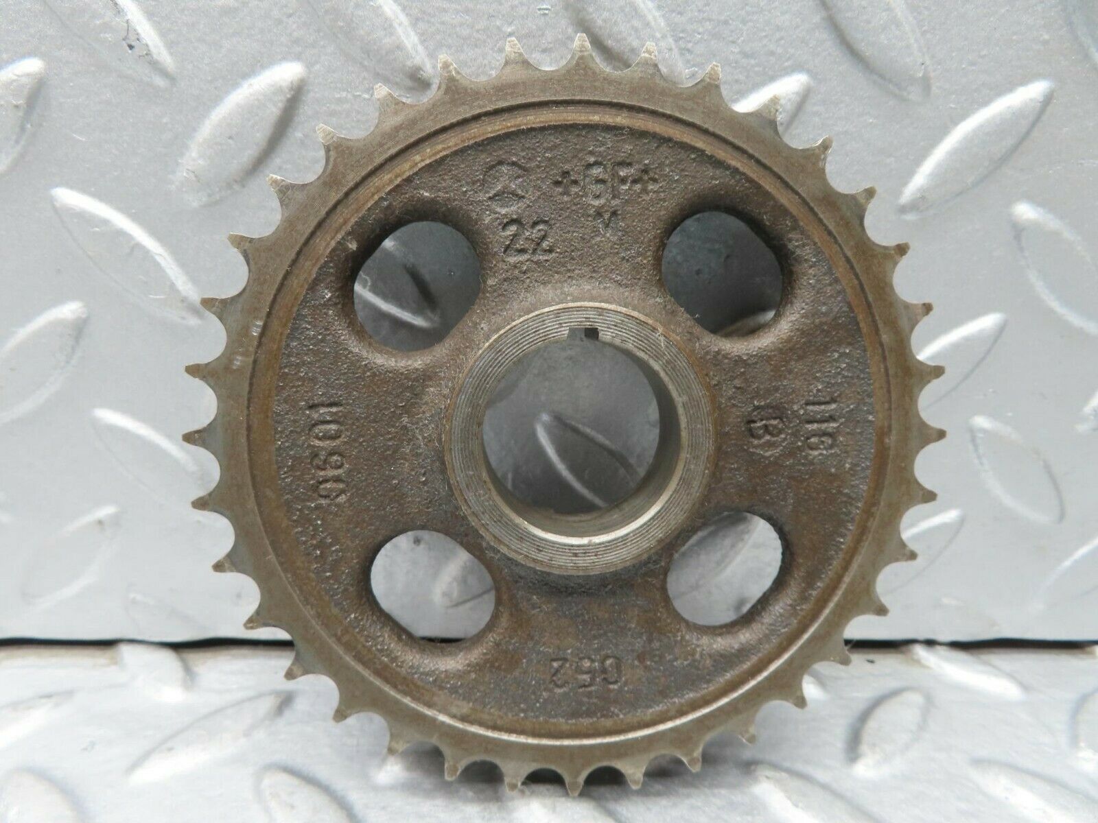 16693 Mercedes-Benz C107 380SLC Camshaft Timing Gear 1160520601