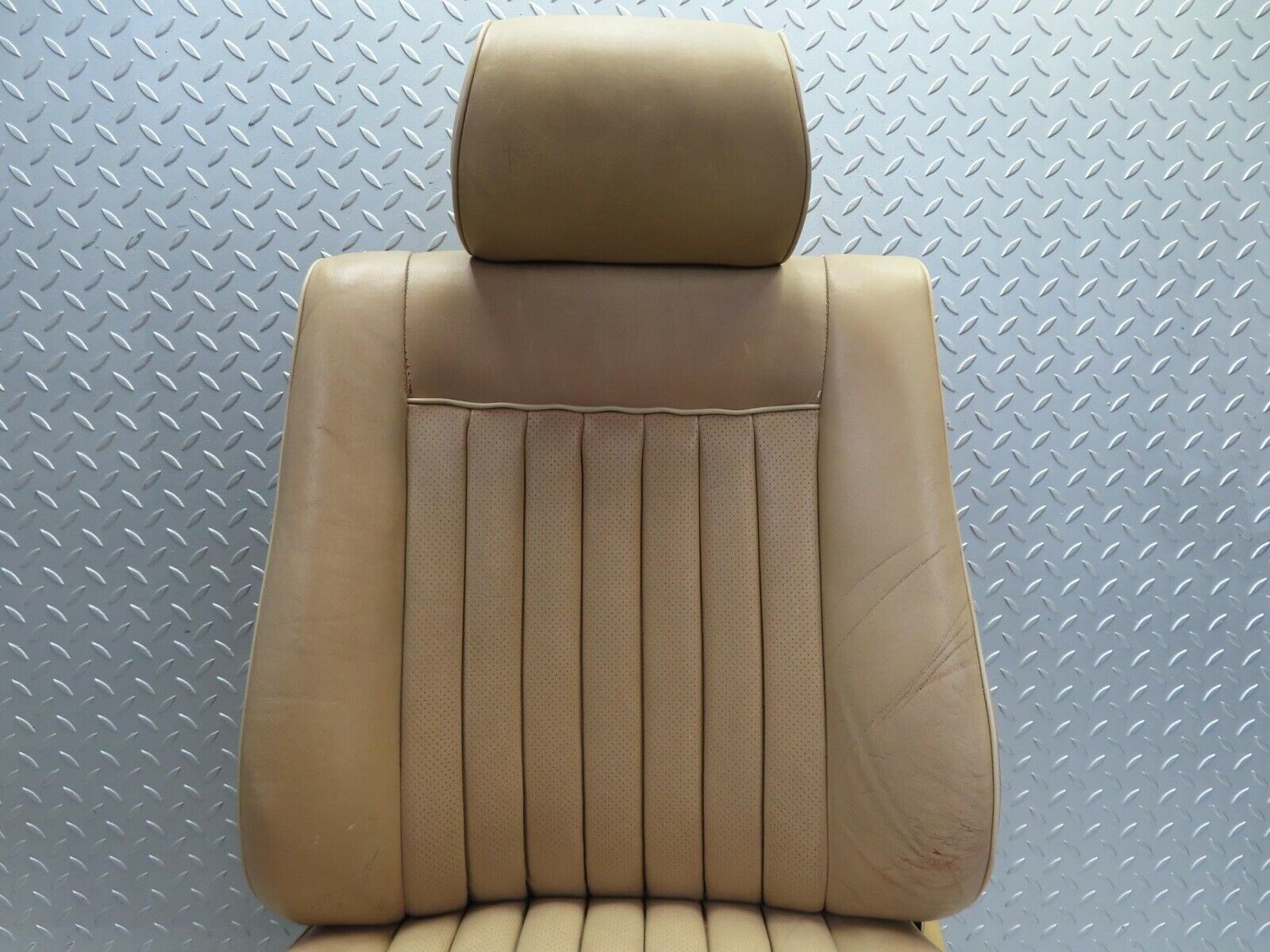 16146 Mercedes-Benz W123 280E Front Left Seat Passenger Seat