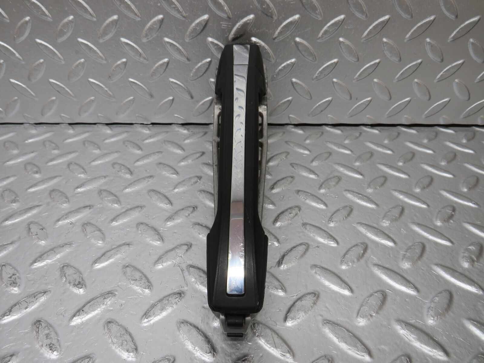 30476 Mercedes-Benz W124 230E Rear Left Exterior Door Handle