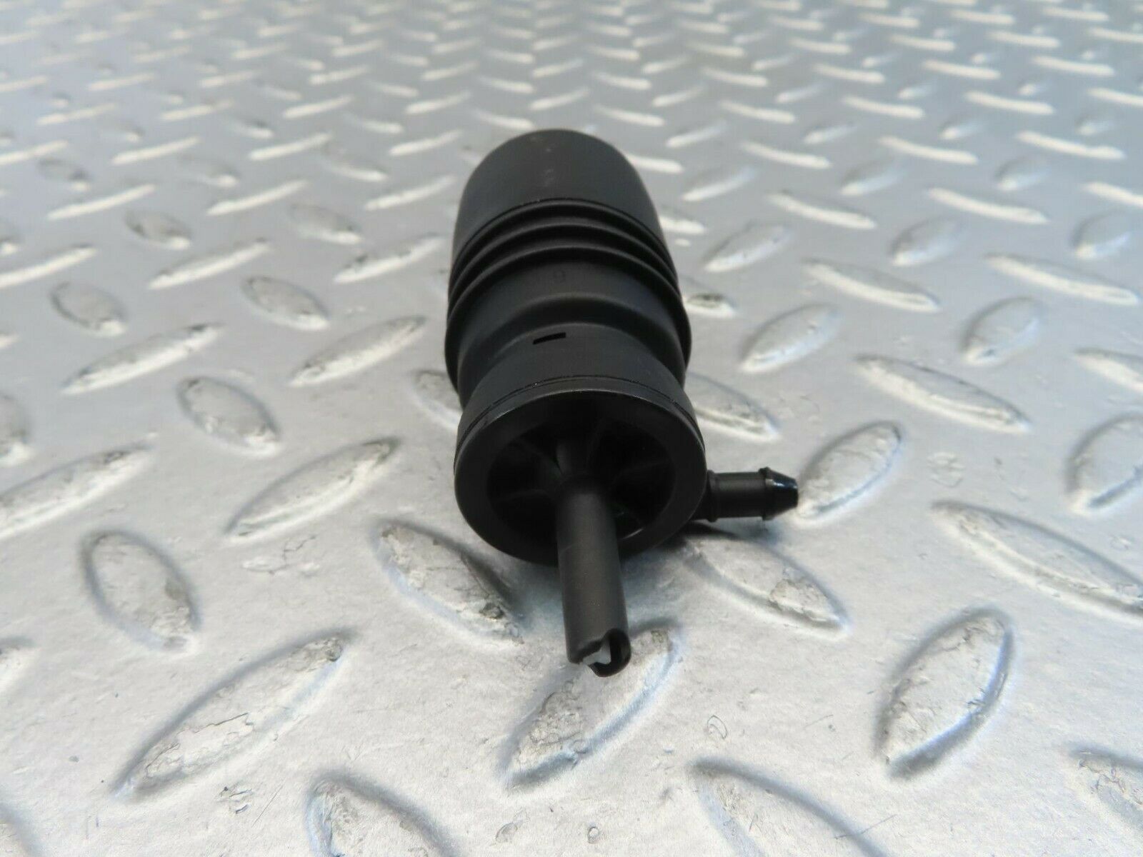 11140 Mercedes-Benz W221 S320 Windscreen Washer Pump