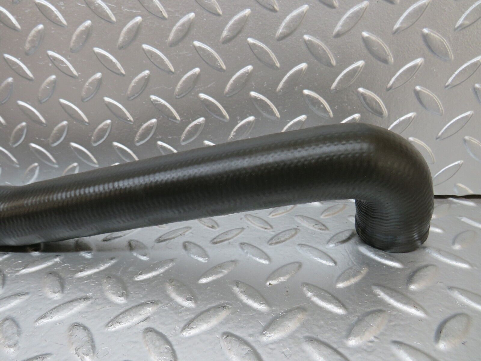 24853 Mercedes-Benz W140 S320 Radiator Hose Pipe 1405014182