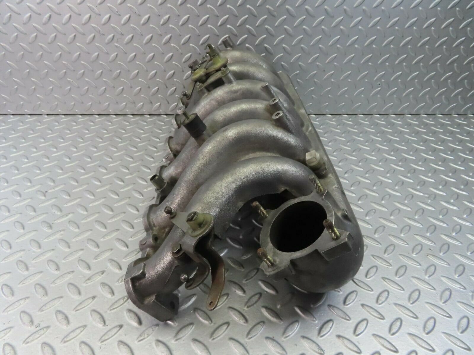 8961 Mercedes-Benz W123 Air Intake Manifold 1101412901