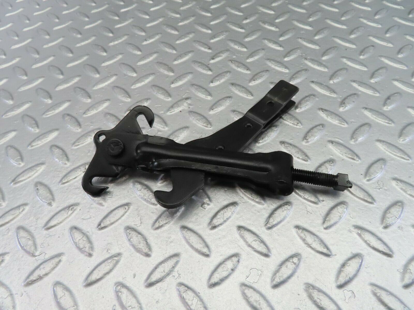 10850 Mercedes-Benz W123 230E Handbrake Adjusting Handbrake Regulator