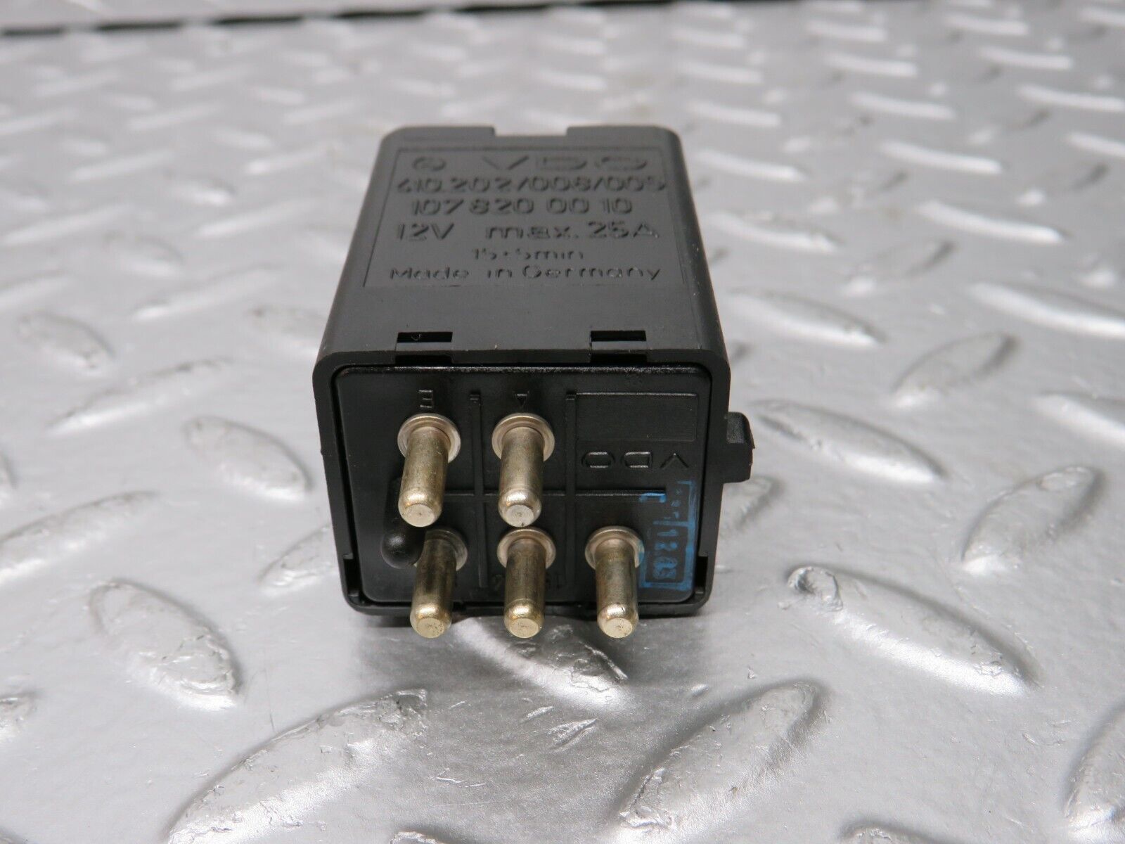 32011 Mercedes-Benz W123 230E Rear Heated Window Relay 1078200010