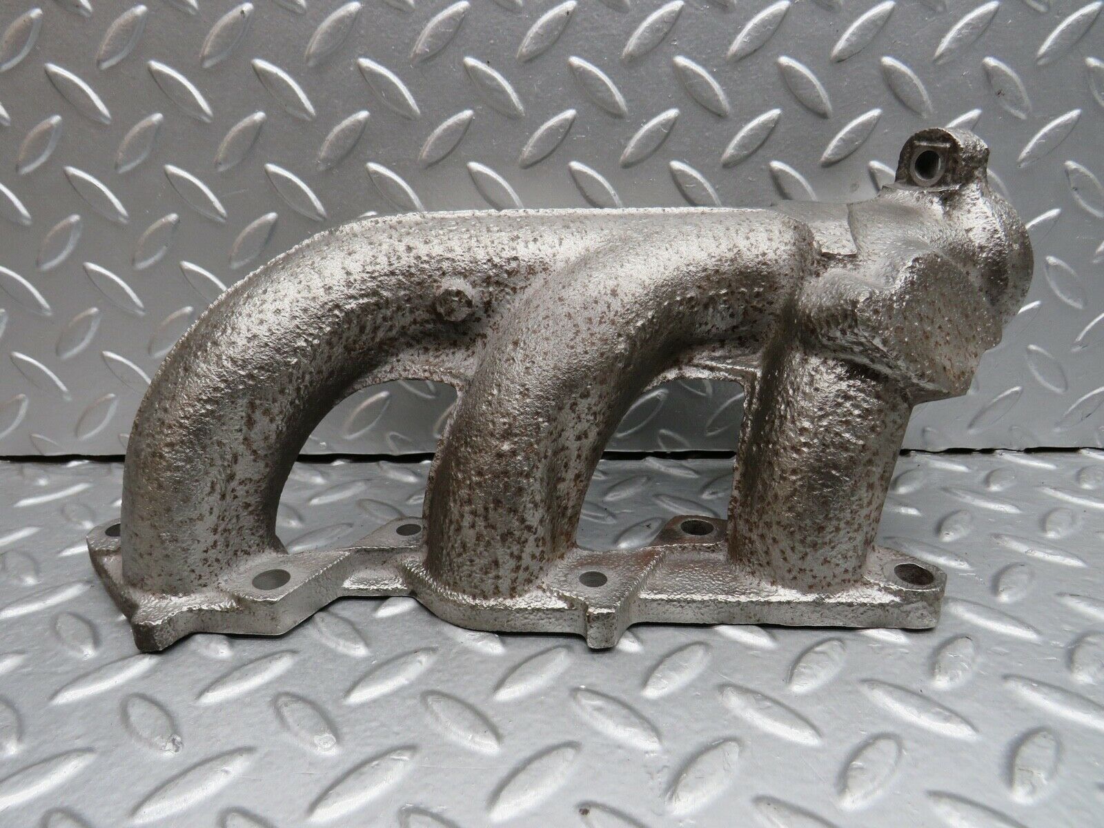 21890 Mercedes-Benz W126 300SE Exhaust Manifold Cylinder 1-3 1031421502