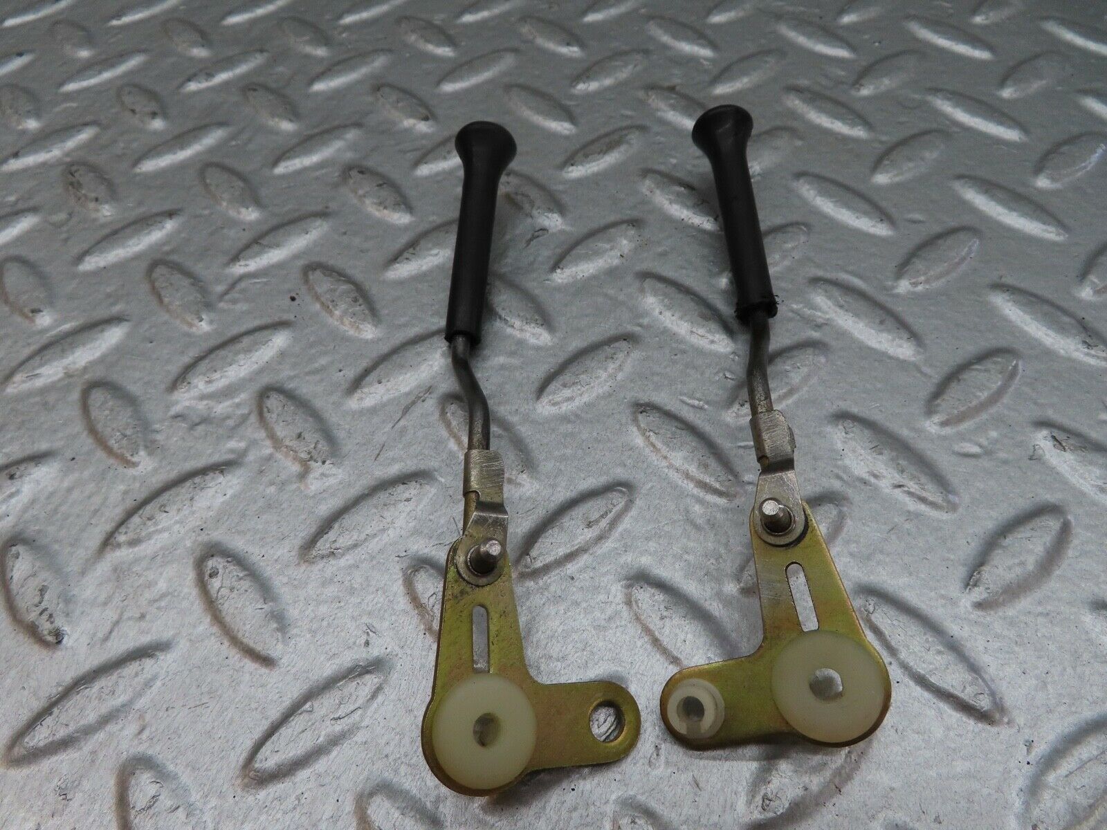 18127 Mercedes-Benz W123 200 Rear Door Lock Knob Pair