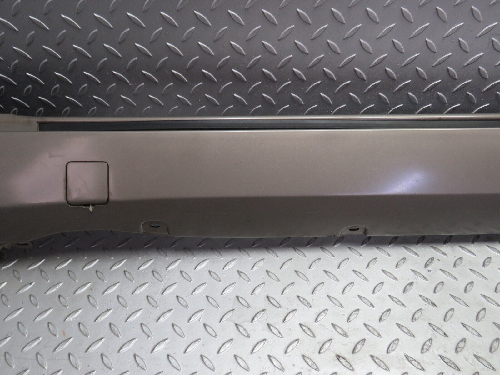 36607 Mercedes-Benz W201 190E 2.0L Side Skirt Right 2016906440 2016980930 2016981130