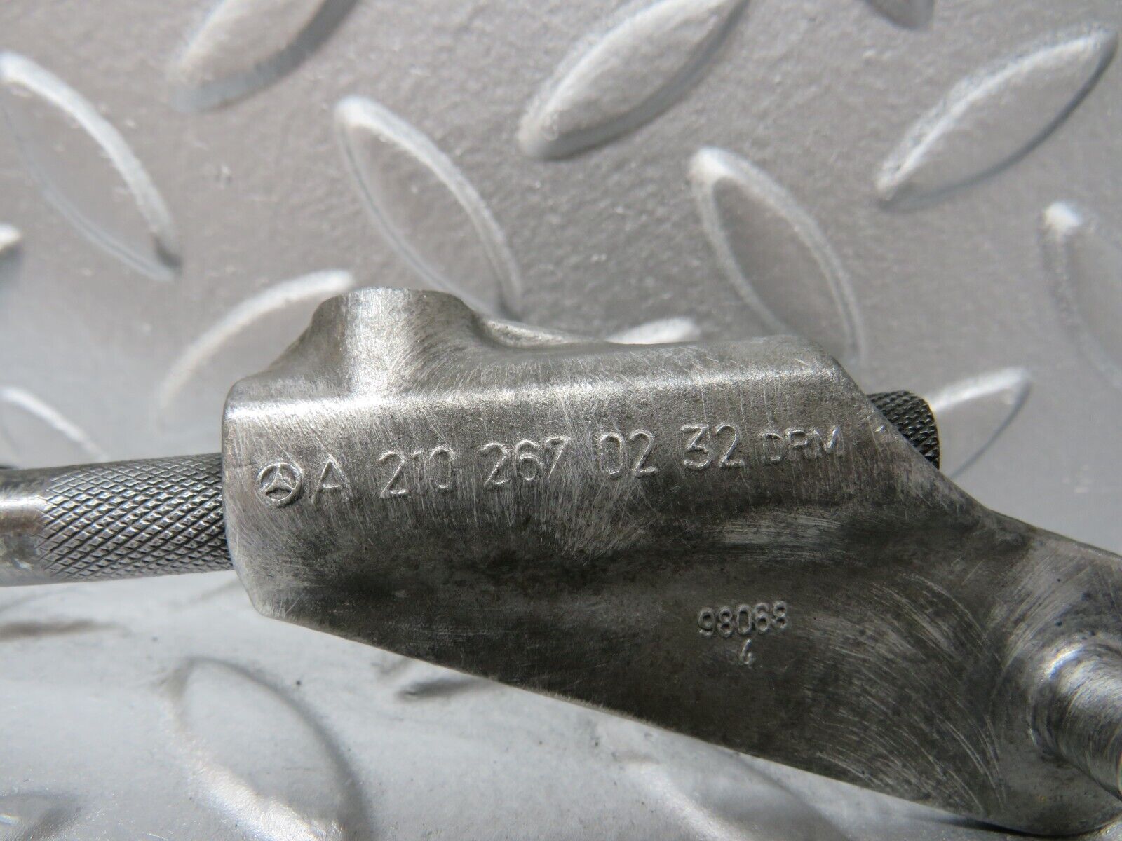 35036 Mercedes-Benz W210 320E Automatic Gear Selector Linkage 2102670232