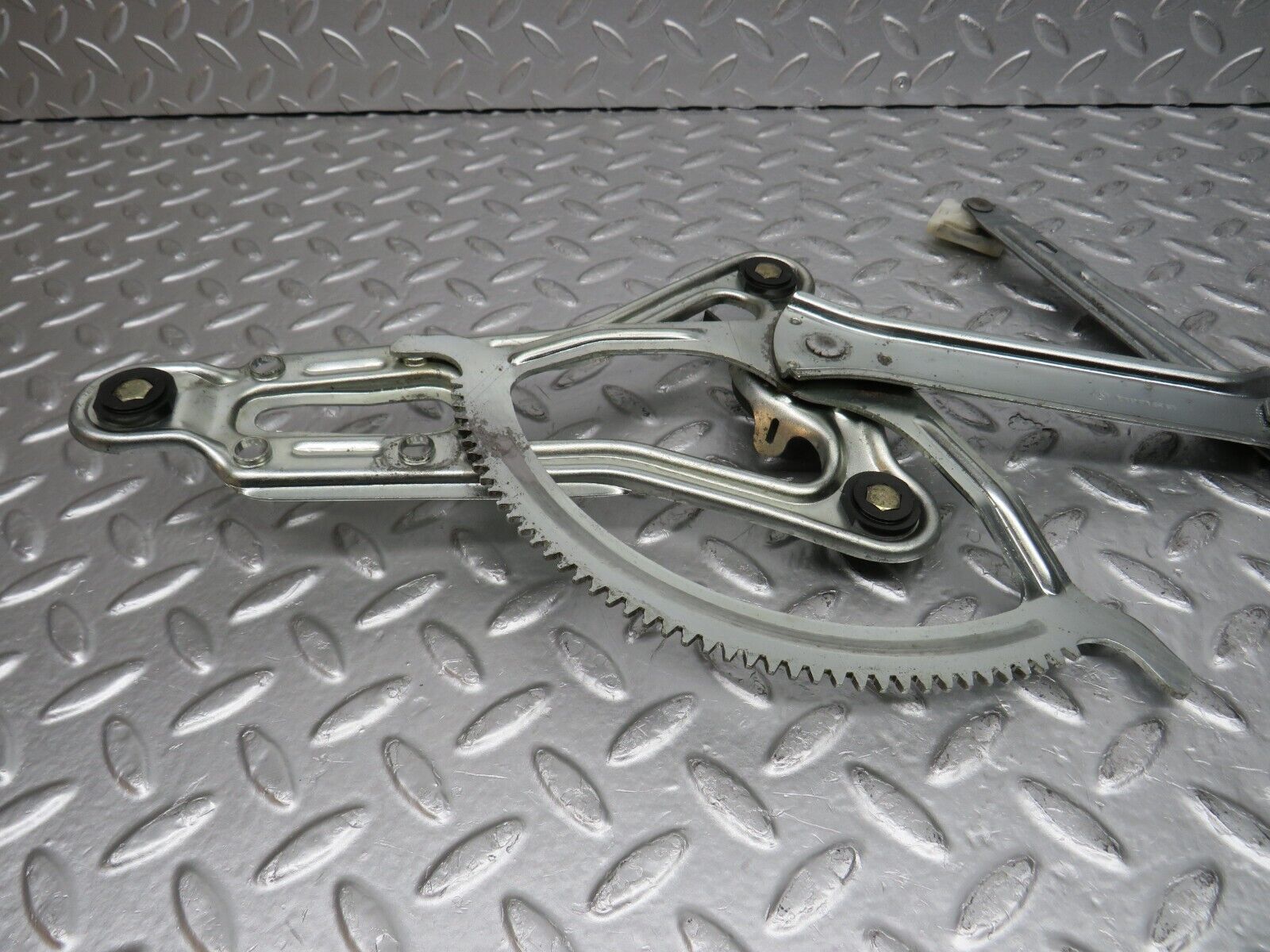 32308 Mercedes-Benz S124 300TE Wagon Front Left Power Window Regulator