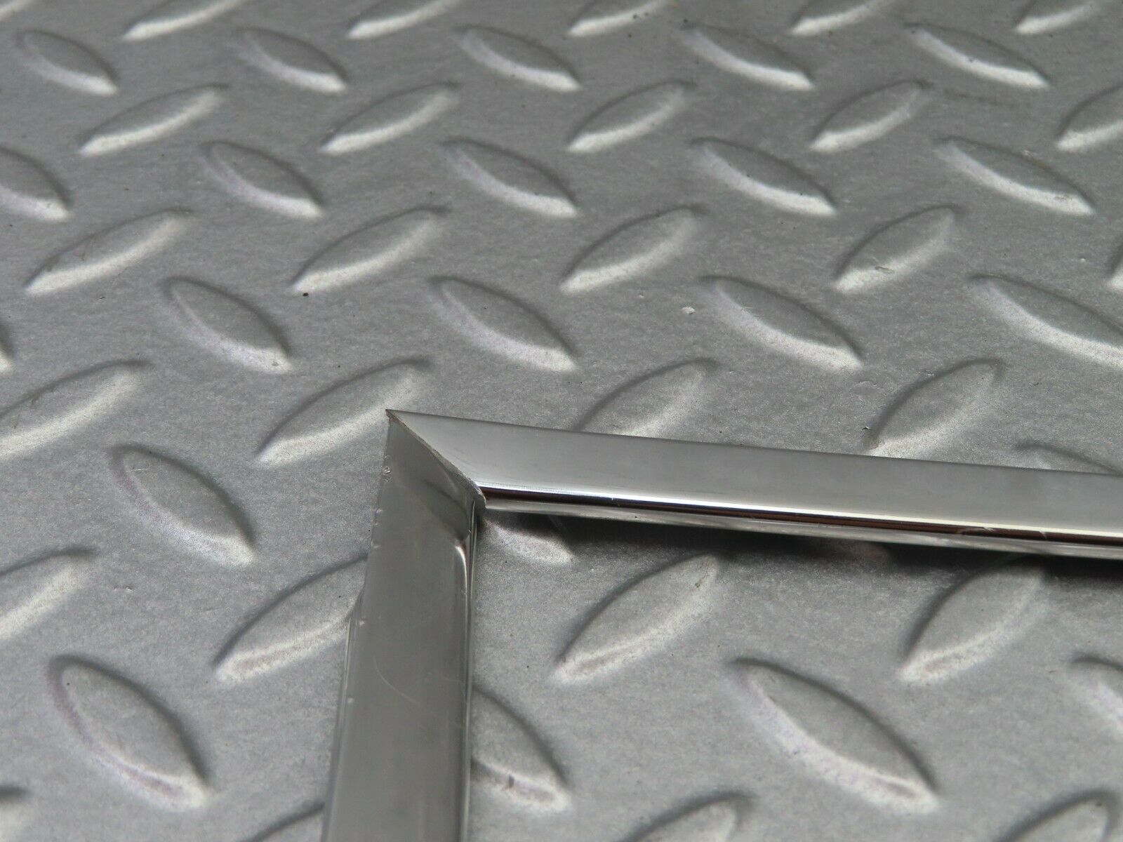 5906 Mercedes-Benz W123 200 Door Chrome Window Frame Front Right