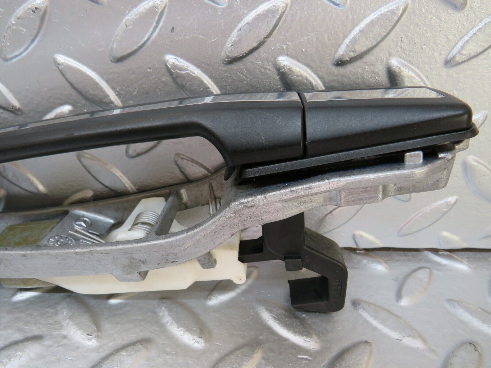 25817 Mercedes-Benz W124 280E Rear Left Exterior Door Handle