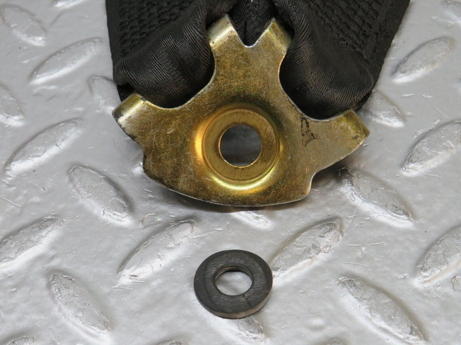 0601 Mercedes-Benz W123 230E Seat Belt Buckle Rear 1238607369