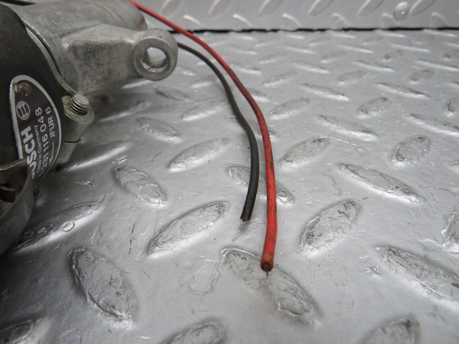 37717 Mercedes-Benz W108 280S Ignition Distributor 0231116048