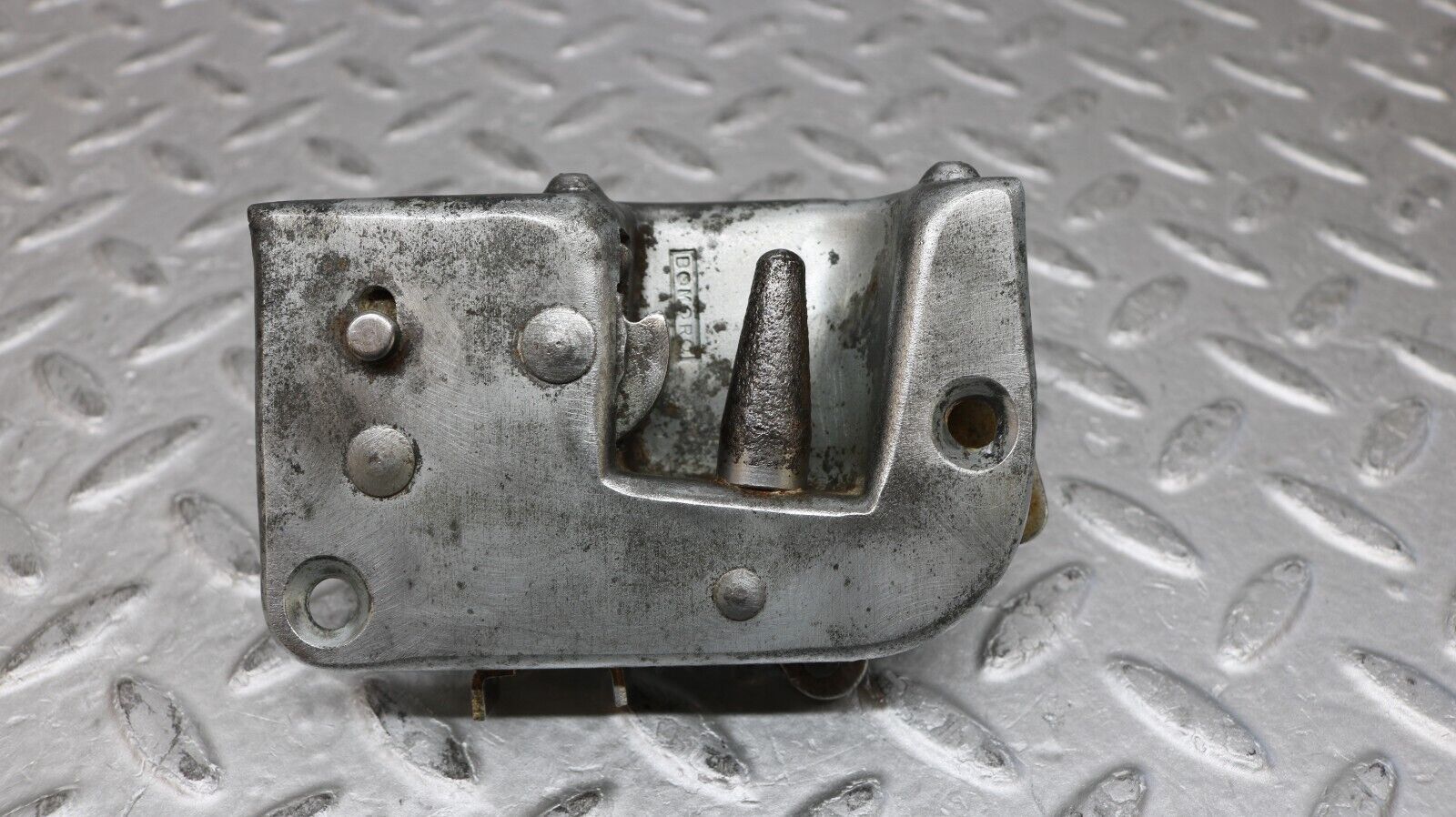 37268 Mercedes-Benz W109 300SEL Rear Right Door Lock Mechanism