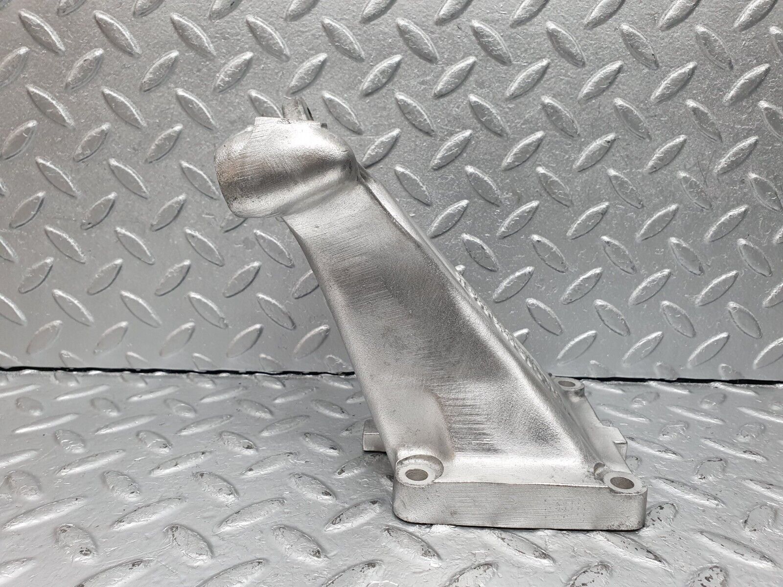 41011 Mercedes-Benz W126 300SE Engine Mount Bracket Left Side 6032230604