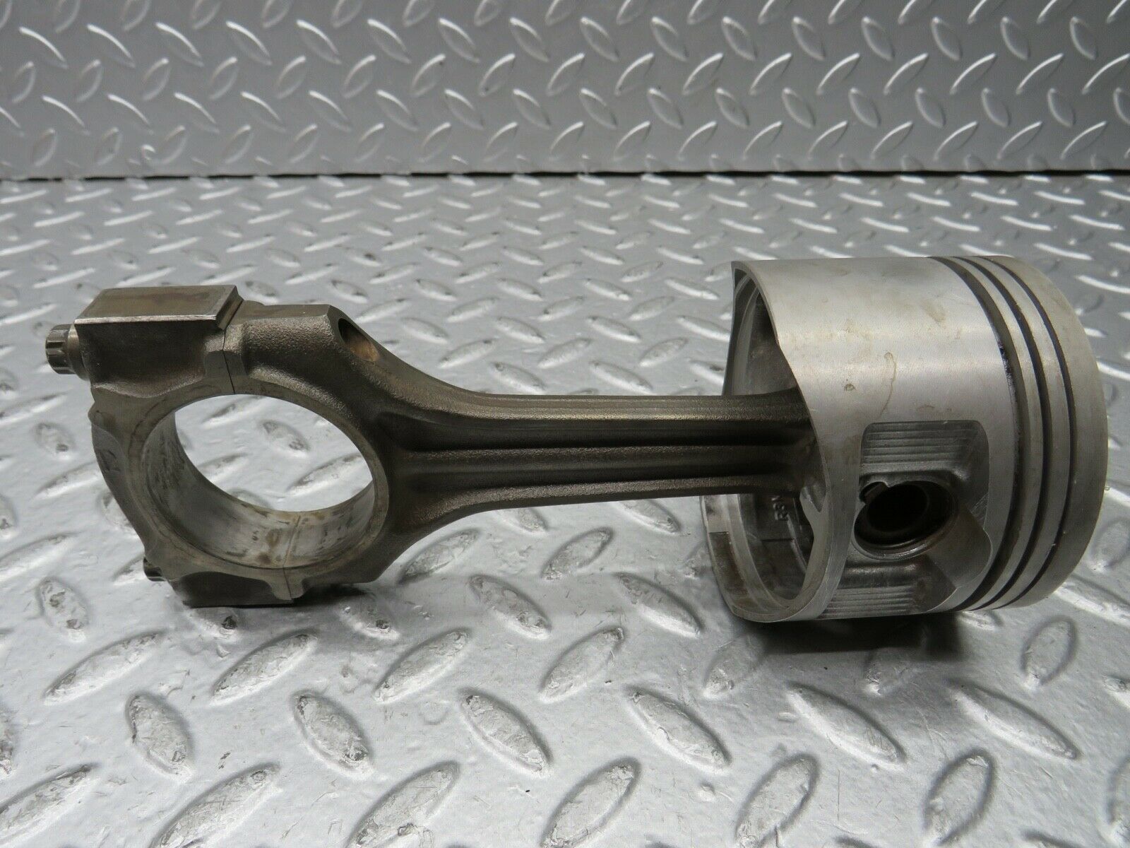 21749 Mercedes-Benz W126 300SE Piston With Connecting Rod 88.485 mm