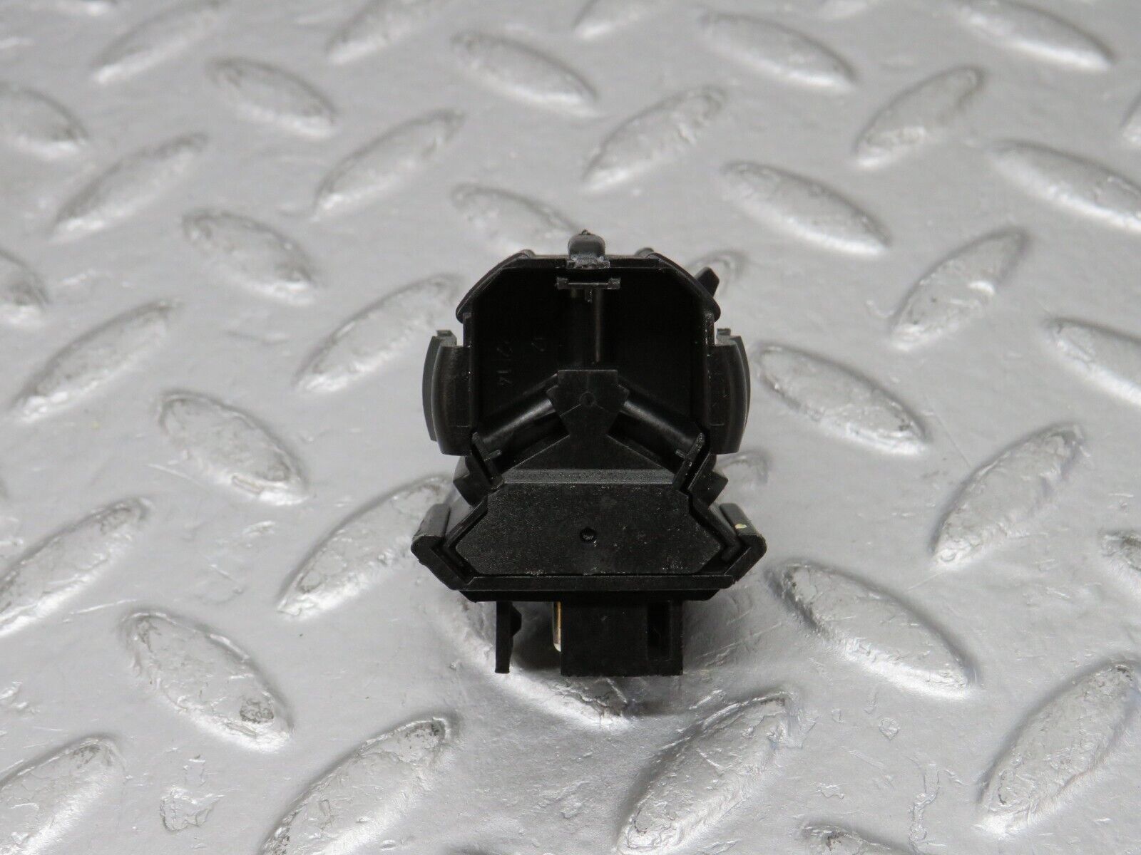 38836 Mercedes-Benz W201 190E 2.6L Kick Down Switch 0025452214