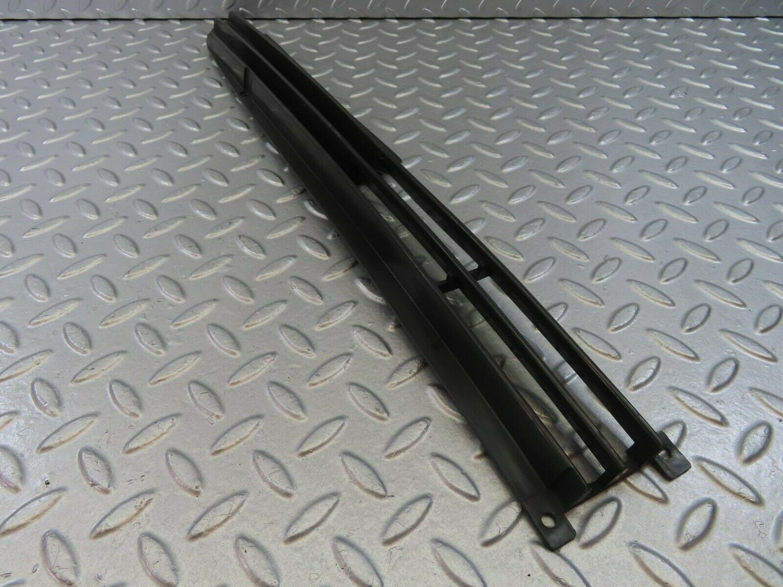 8861 Mercedes-Benz W115 Front Lower Grill Right