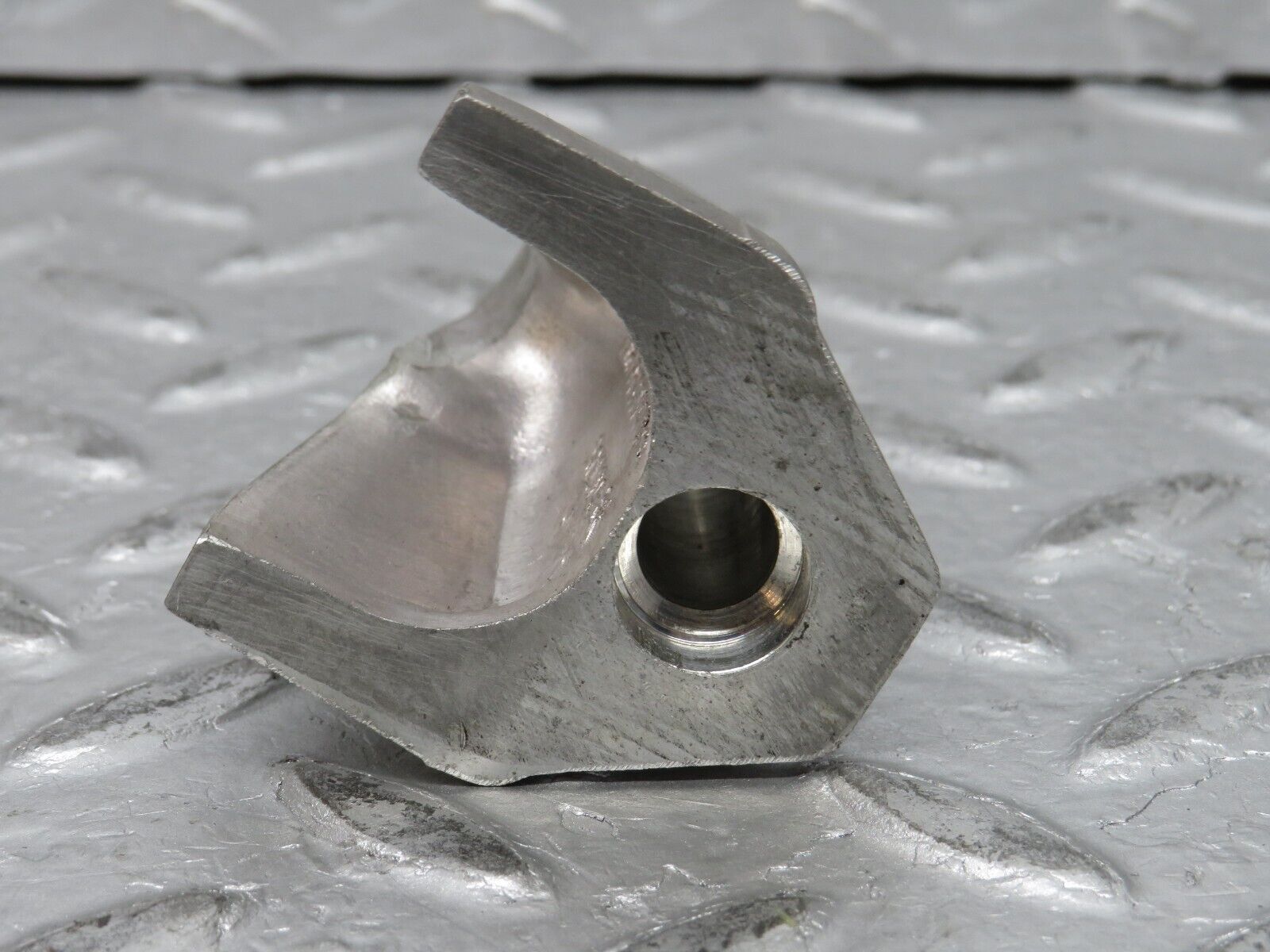 0276 Mercedes-Benz W123 220D Rocker Arm Support 6150550110