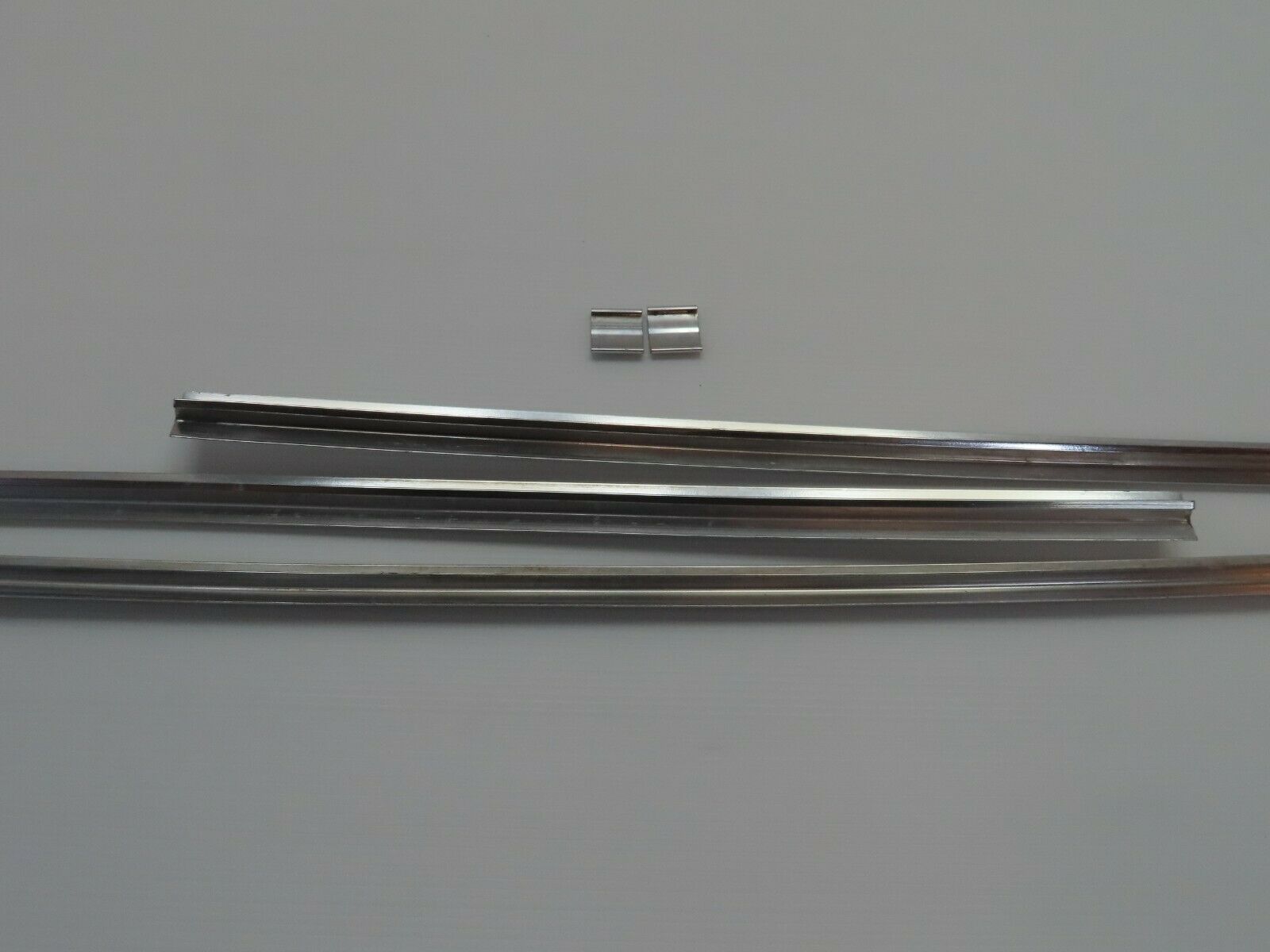 7448 Mercedes-Benz W116 450SE Front Windscreen Chrome Frame