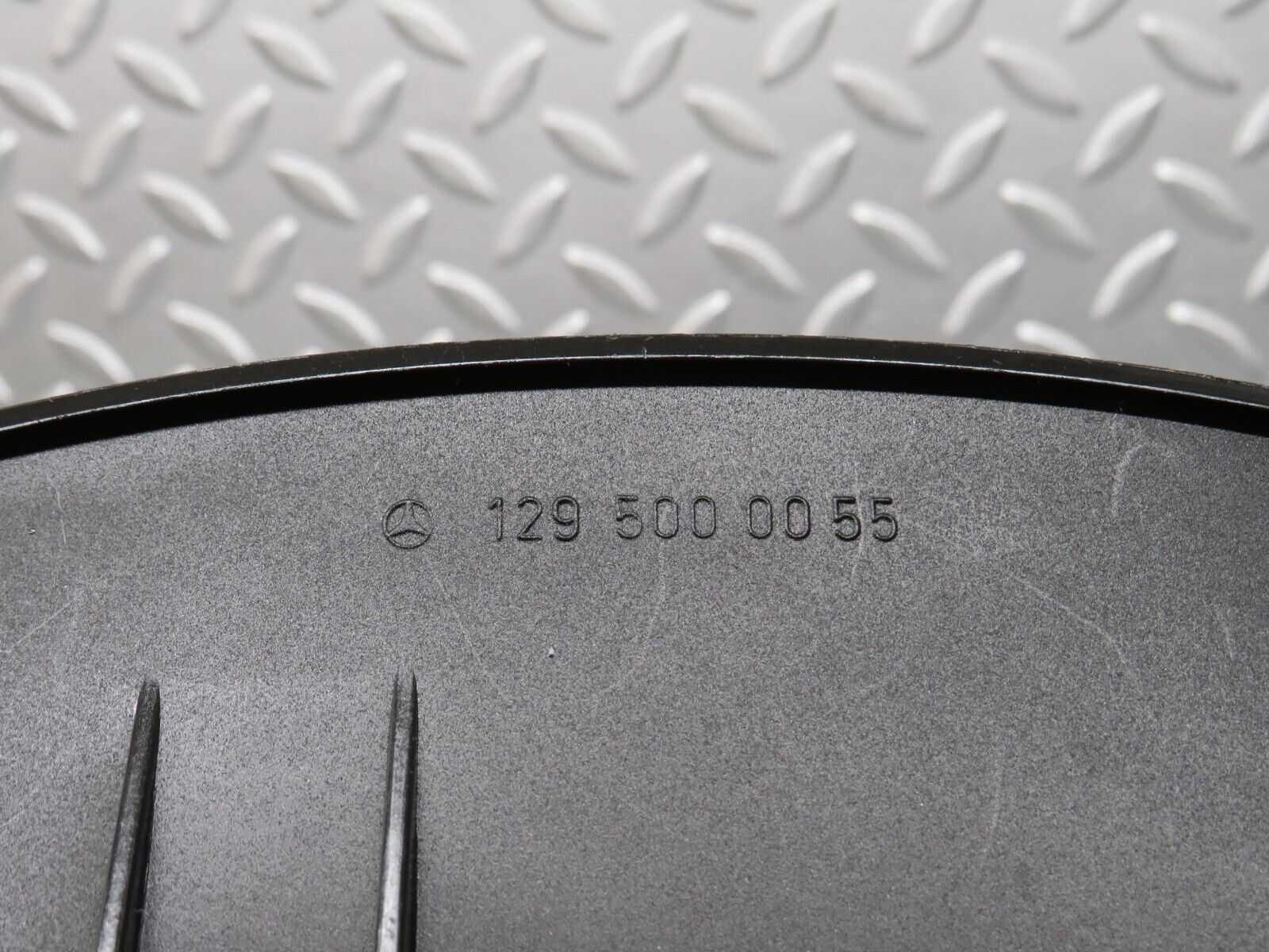 38232 Mercedes-Benz R129 280SL Coupe Radiator Fan Shroud Fan Cover 1295050055