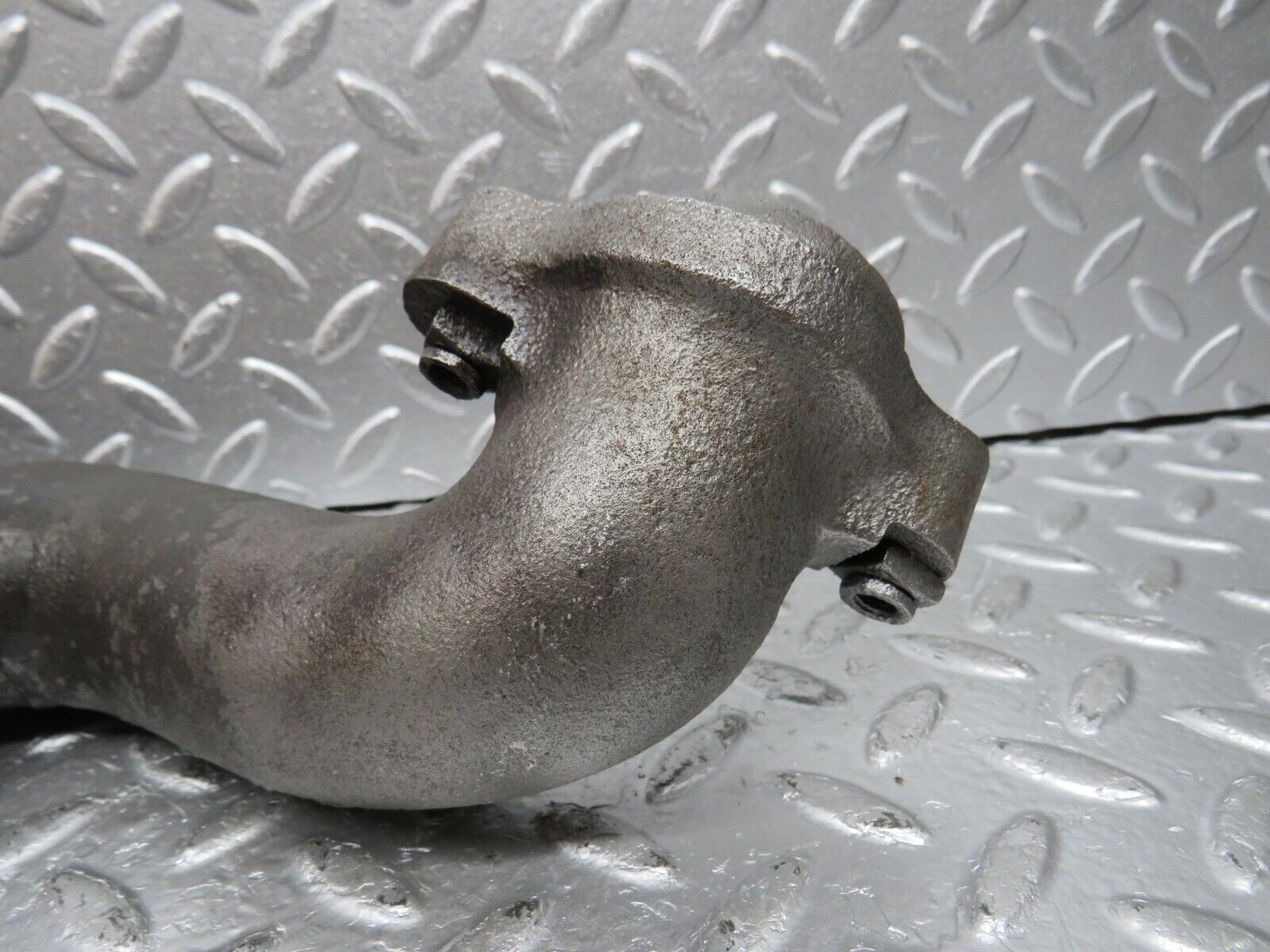 33106 Mercedes-Benz W126 380 V8 Exhaust Manifold Left 1161420502