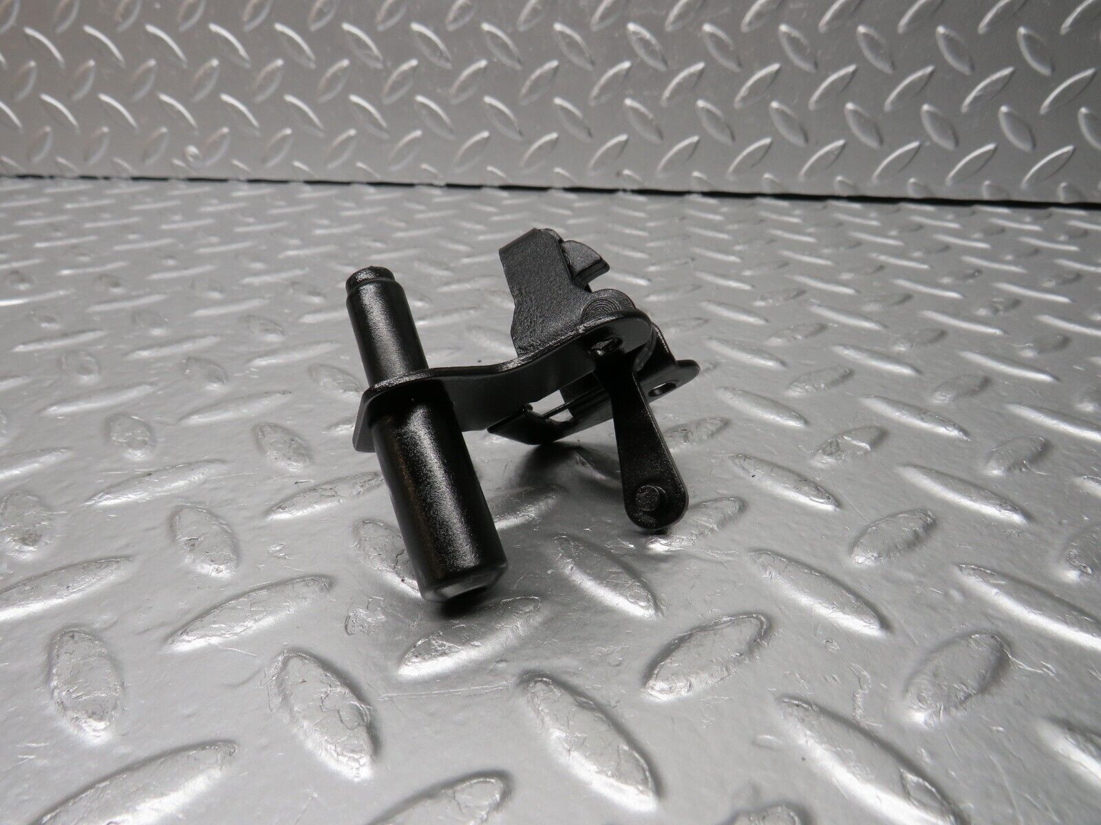 30388 Mercedes-Benz W124 230E Bonnet Lock Catch