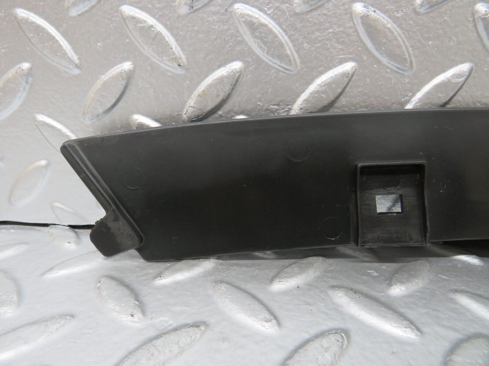 25638 Mercedes-Benz W123 200 C Pillar Exterior Plastic Trim Left Side