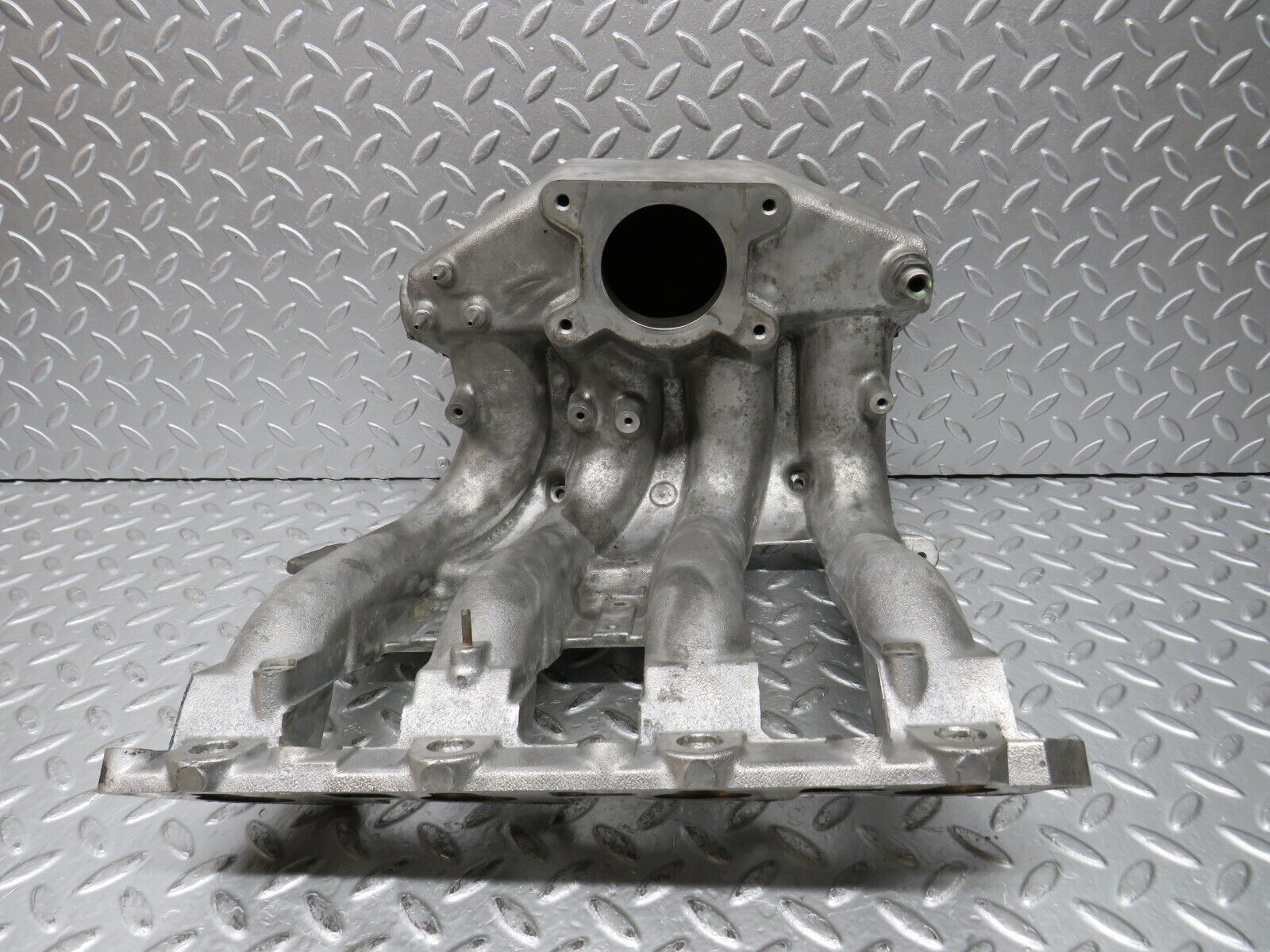 31907 Mercedes-Benz S124 220TE Wagon Intake Manifold 1111411201